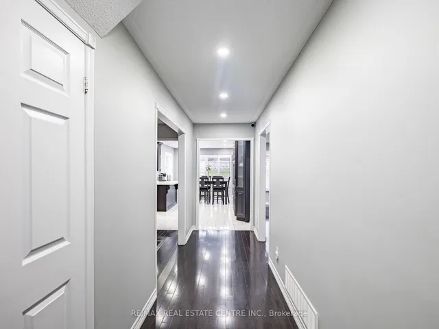 Additional image 45 of 4 Lord Simcoe Dr
