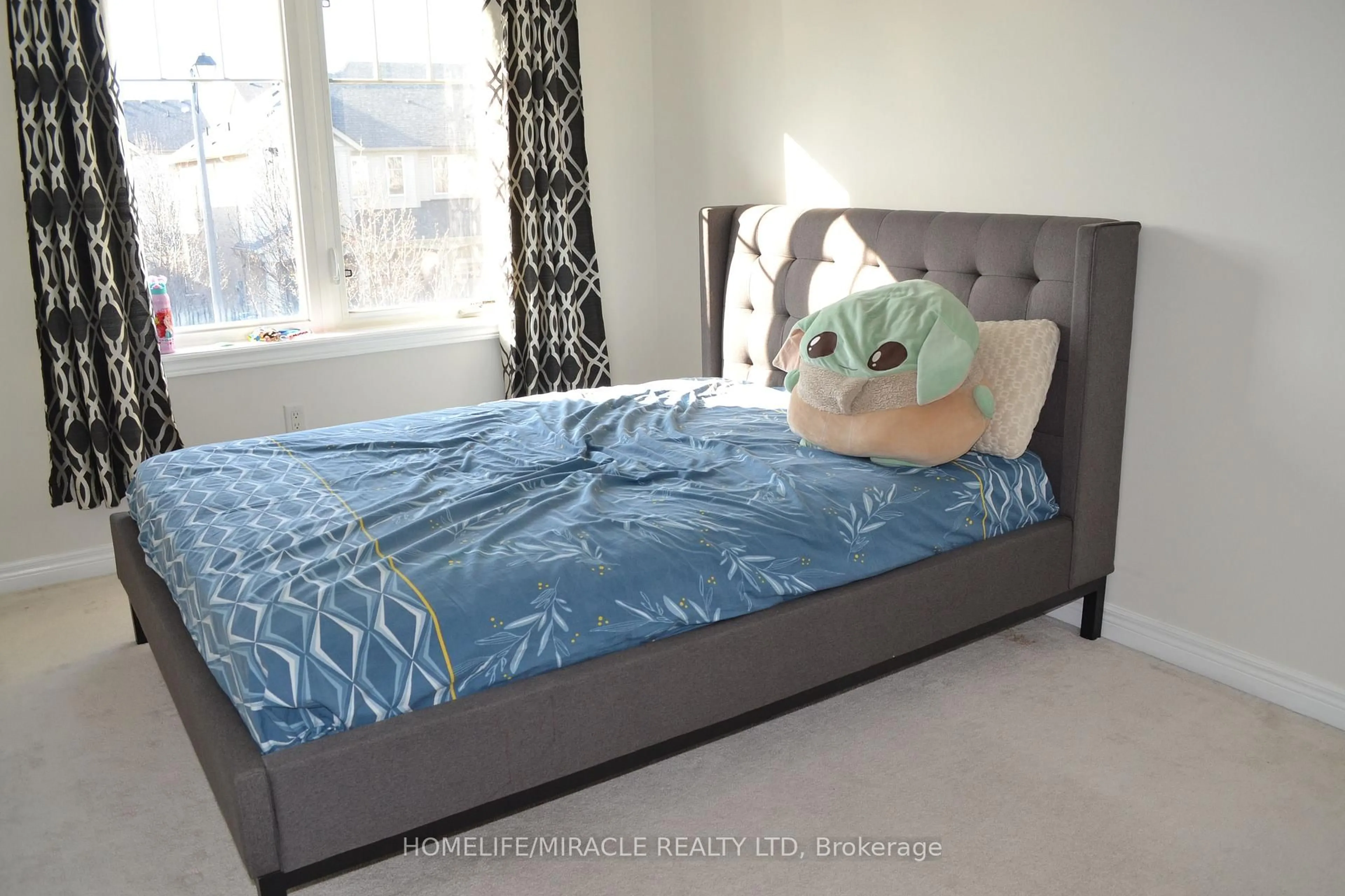 Bedroom with bed, carpet floor for 30 Kamori Rd, Caledon Ontario L7C 2H1