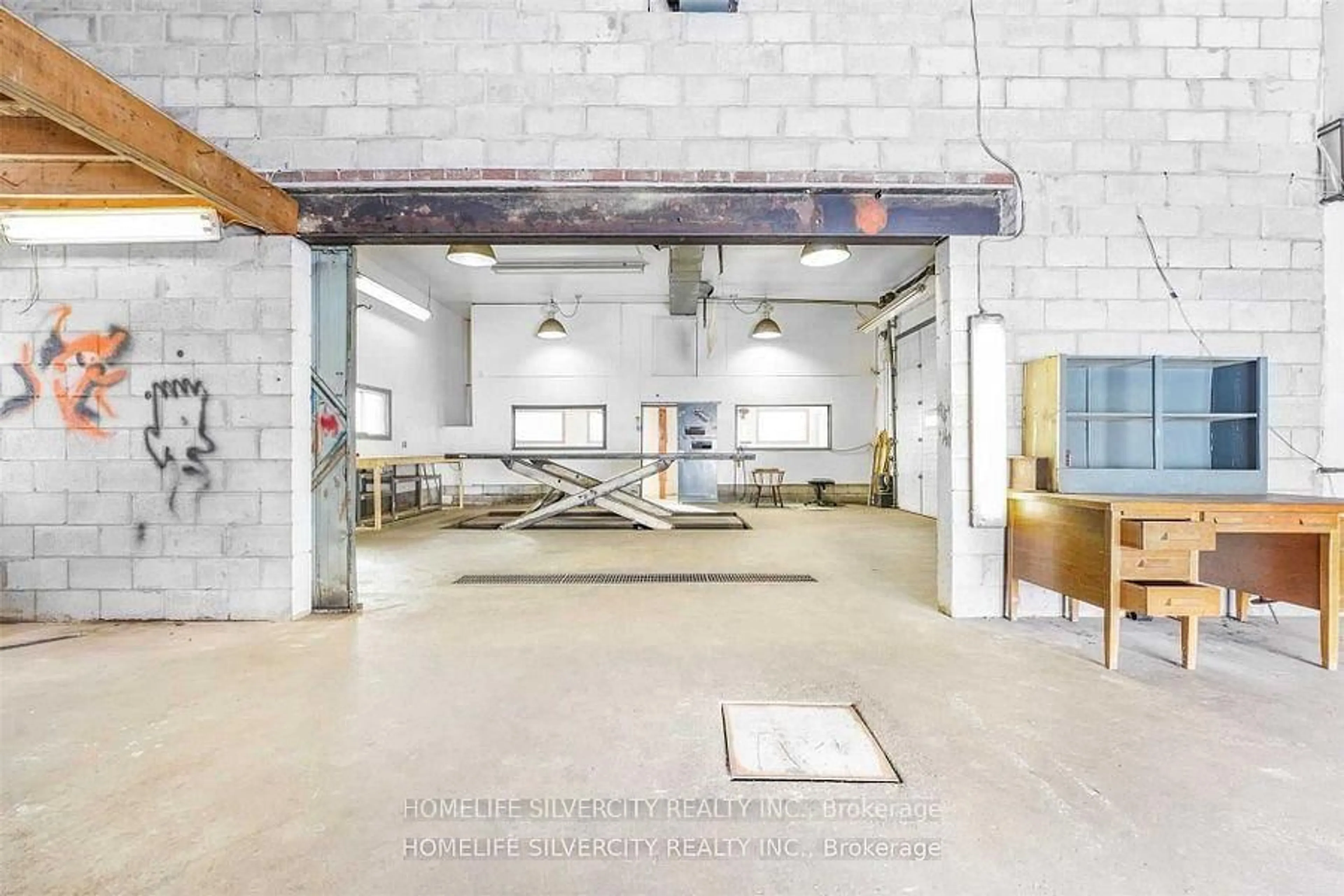 Indoor foyer for 7848 Castlederg Sdrd, Caledon Ontario L7E 0R8
