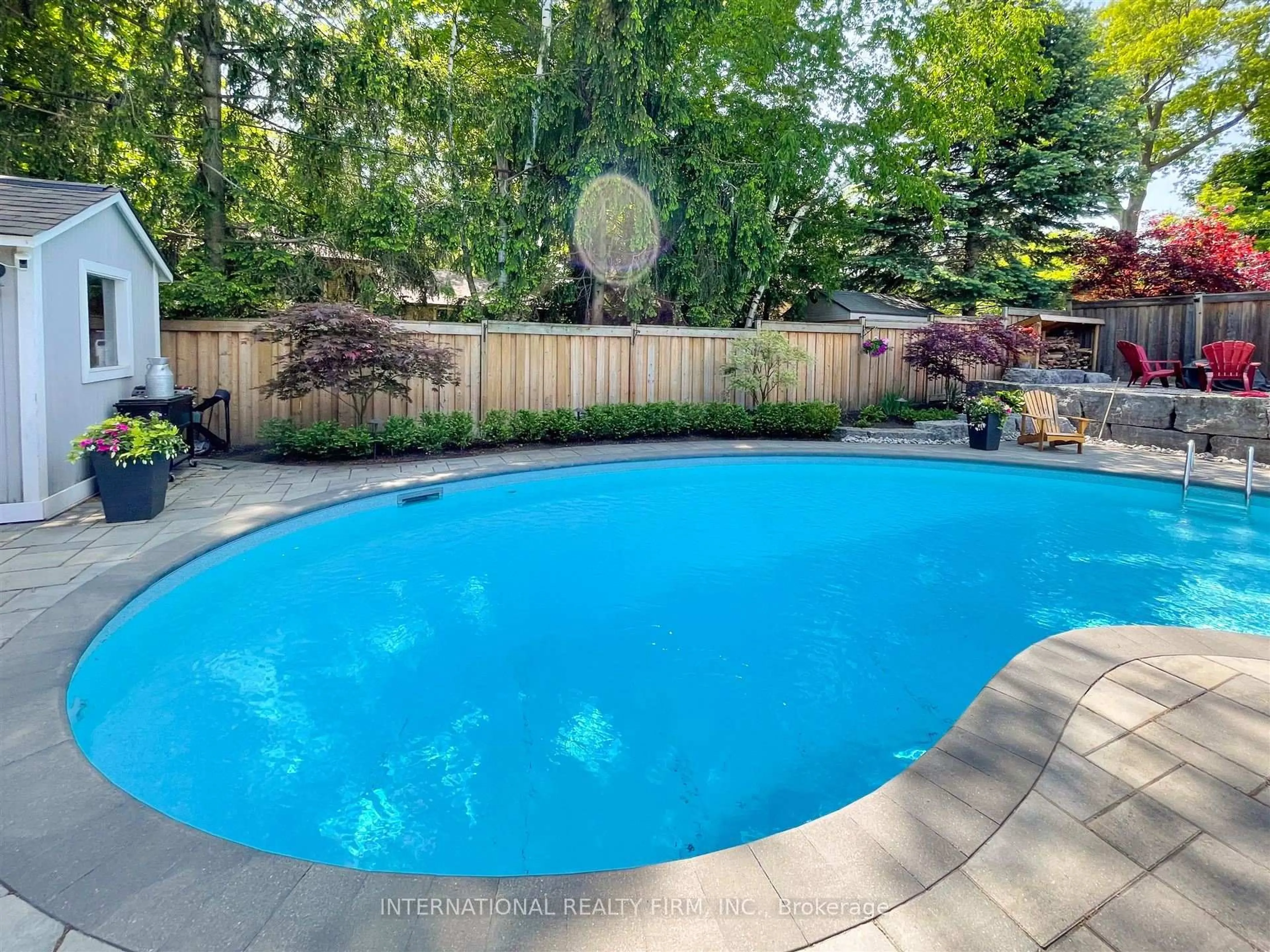 Pool for 3234 Flynn Cres, Mississauga Ontario L5C 2M3