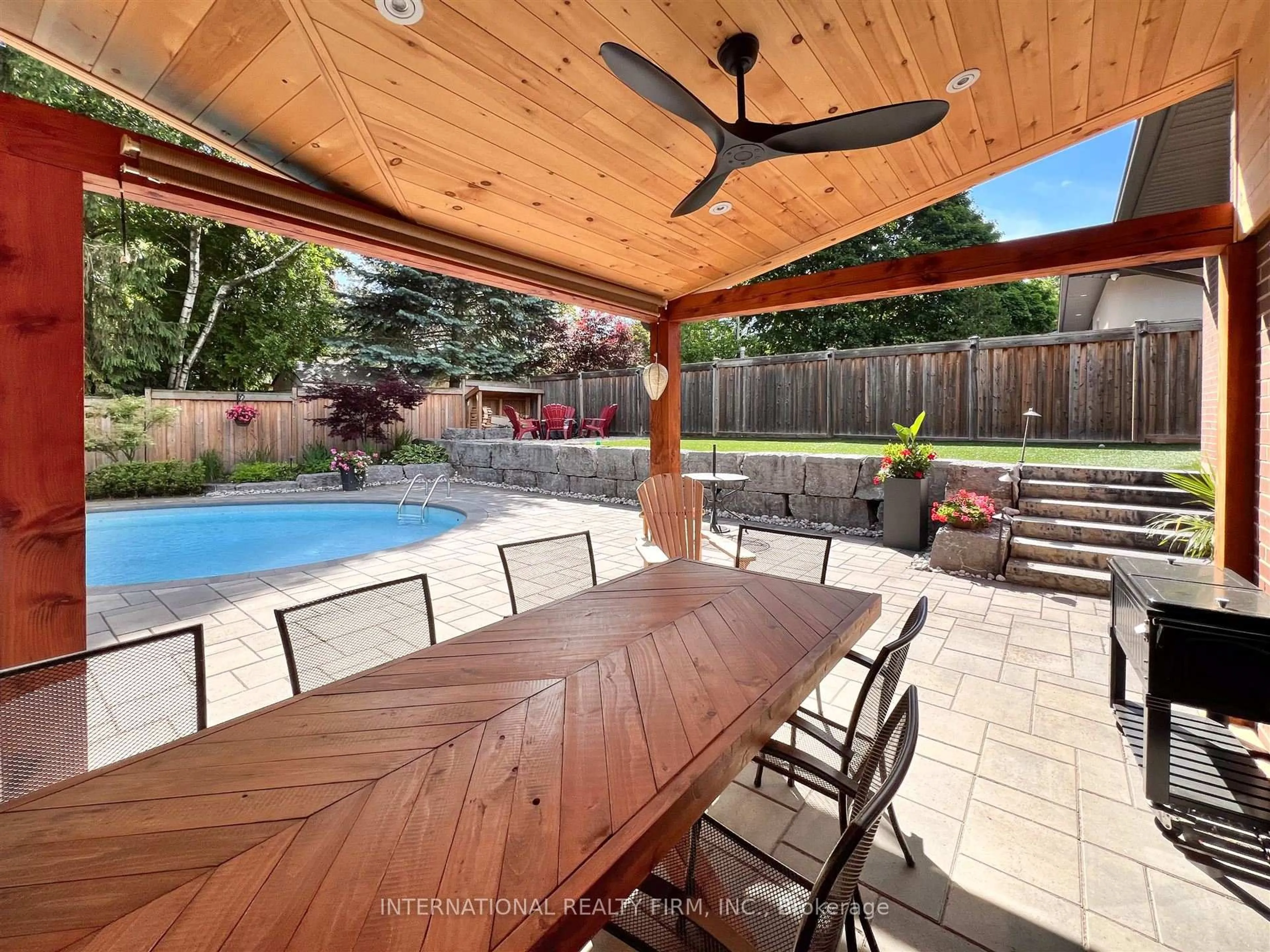 Patio, street for 3234 Flynn Cres, Mississauga Ontario L5C 2M3