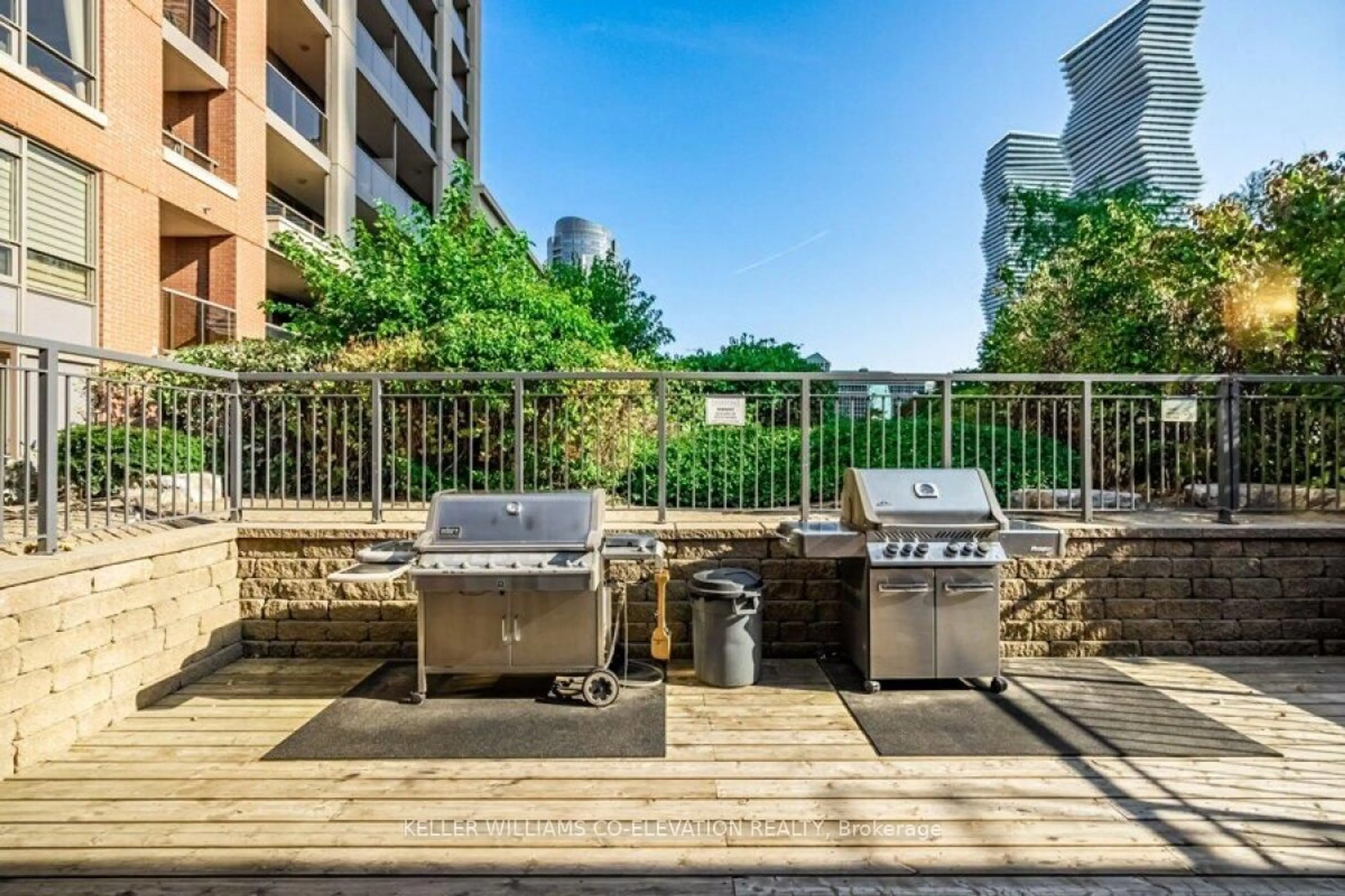 Patio, unknown for 330 Princess Royal Dr #109, Mississauga Ontario L5B 4P7