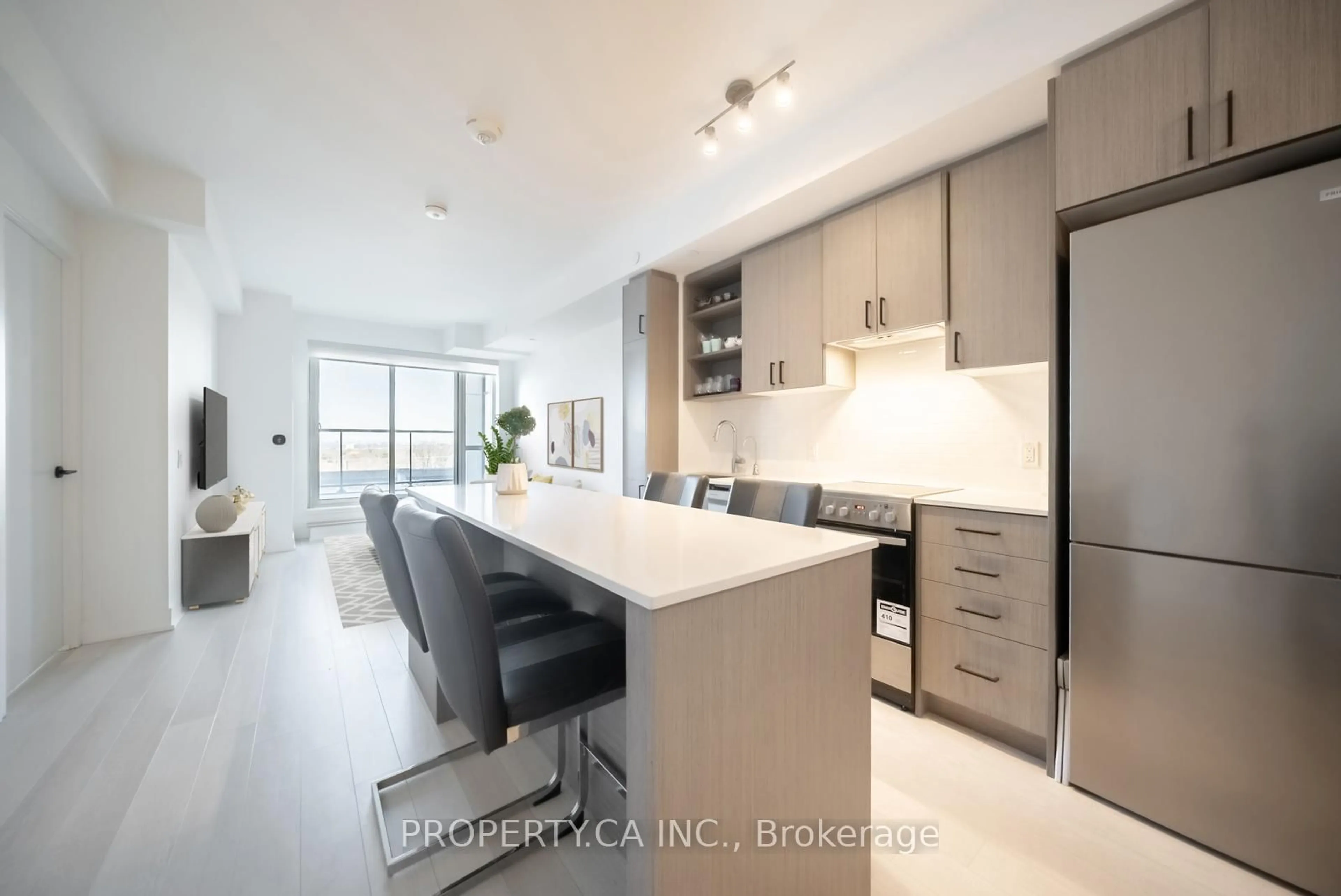 Open concept kitchen, ceramic/tile floor for 50 George Butchart Dr #401, Toronto Ontario M3K 0C9