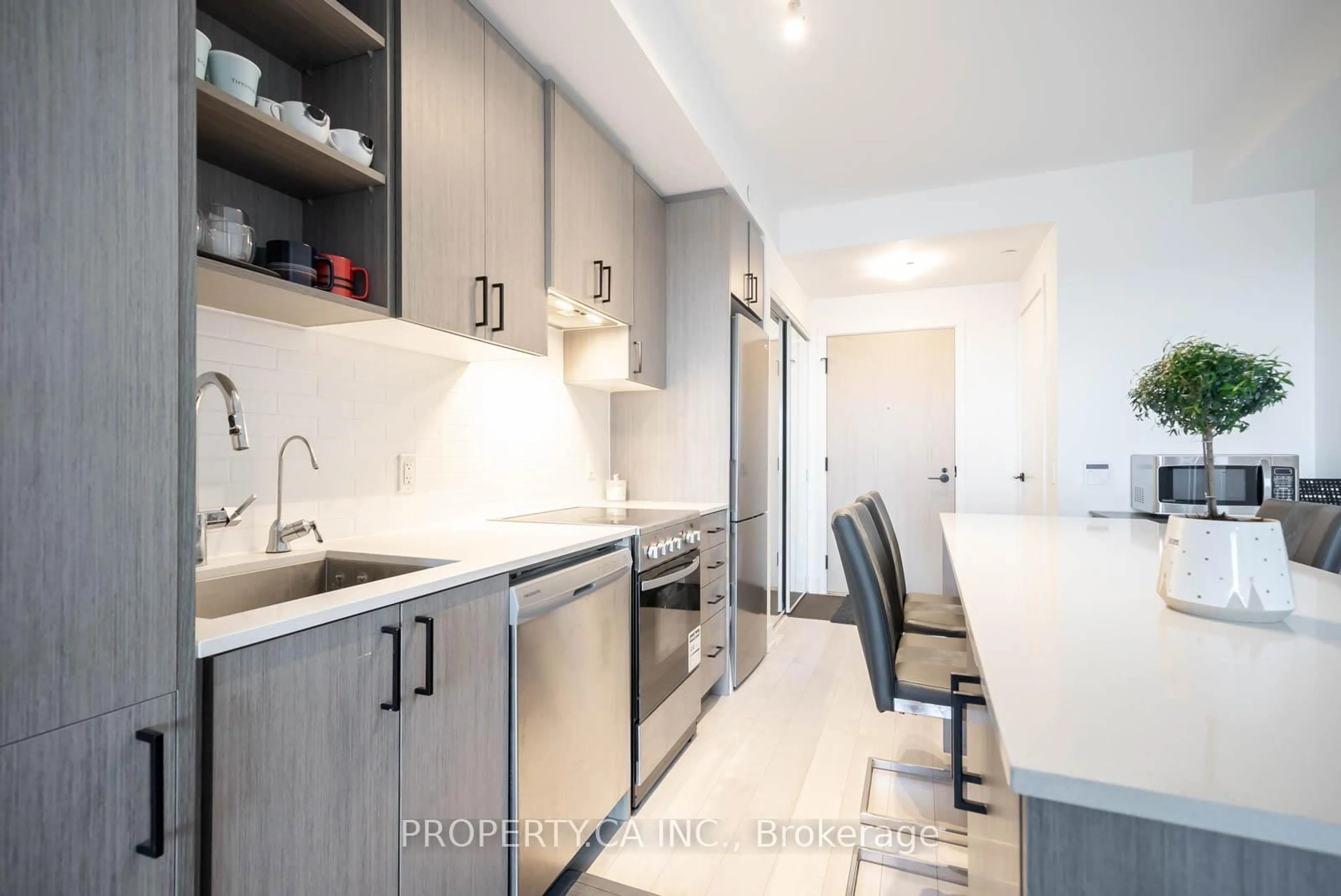 Unknown for 50 George Butchart Dr #401, Toronto Ontario M3K 0C9