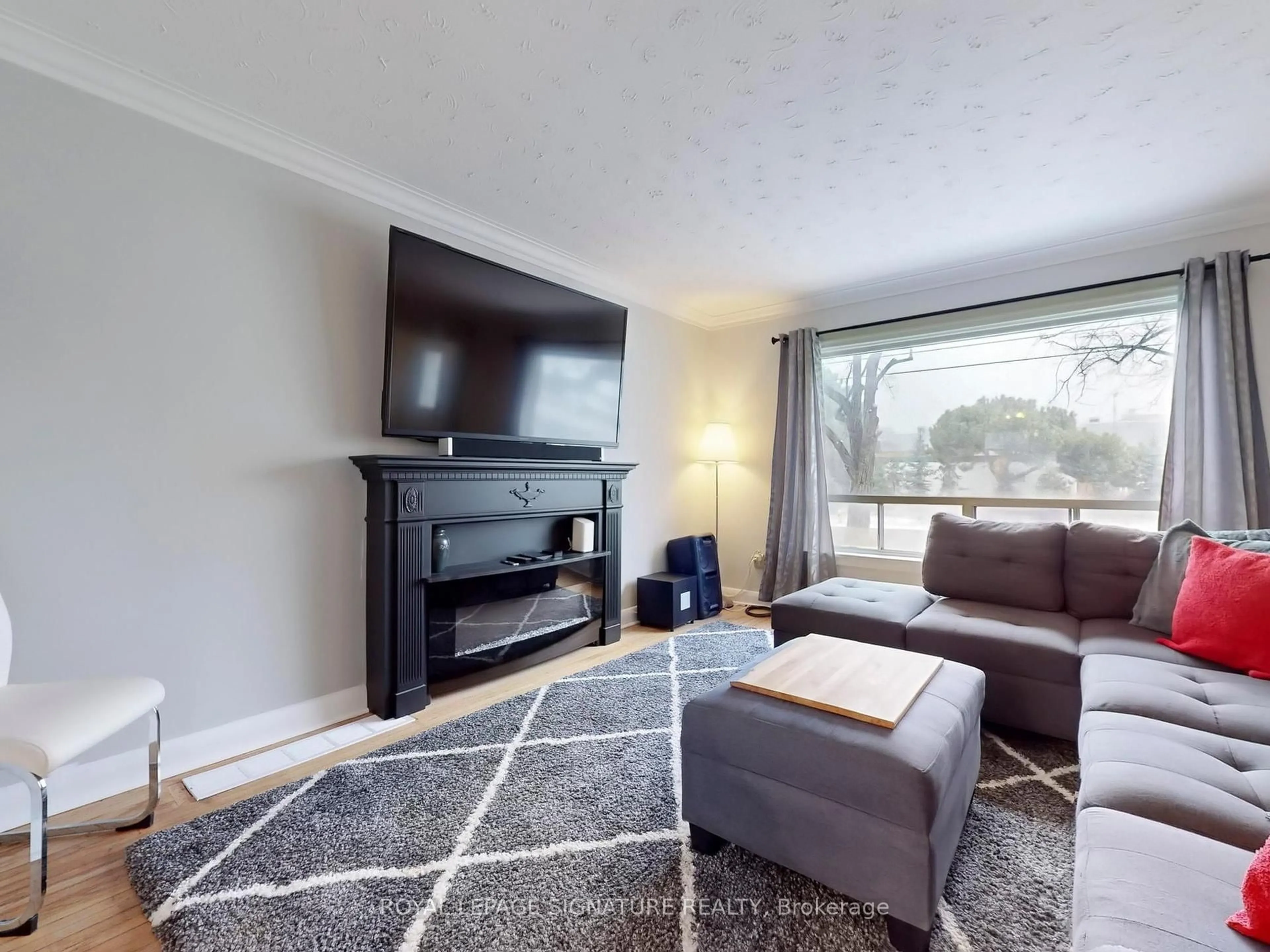 Living room with furniture, unknown for 116 Judson St, Toronto Ontario M8Z 1B1