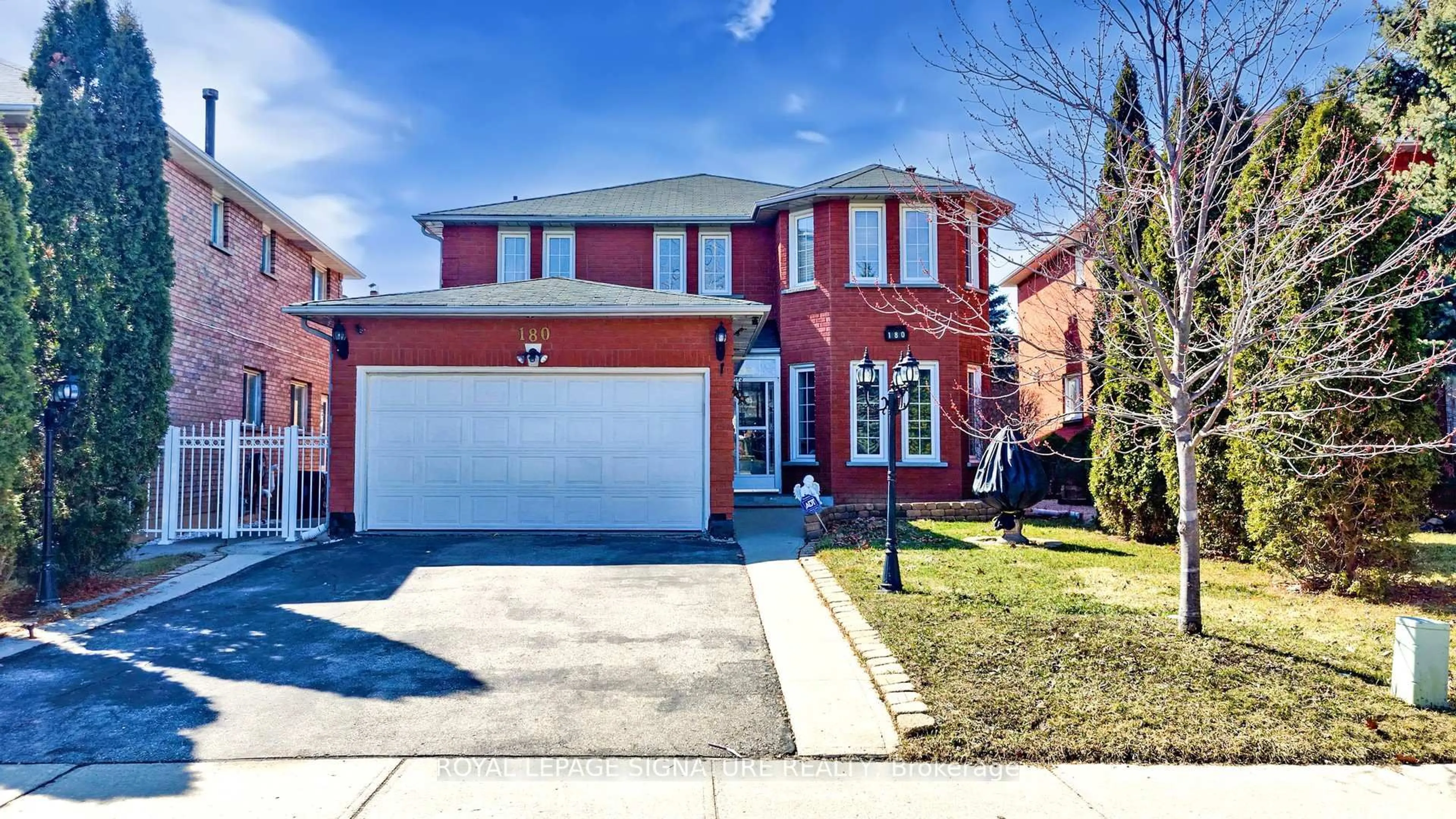 Home with brick exterior material, street for 180 Kingknoll Dr, Brampton Ontario L6Y 4N2
