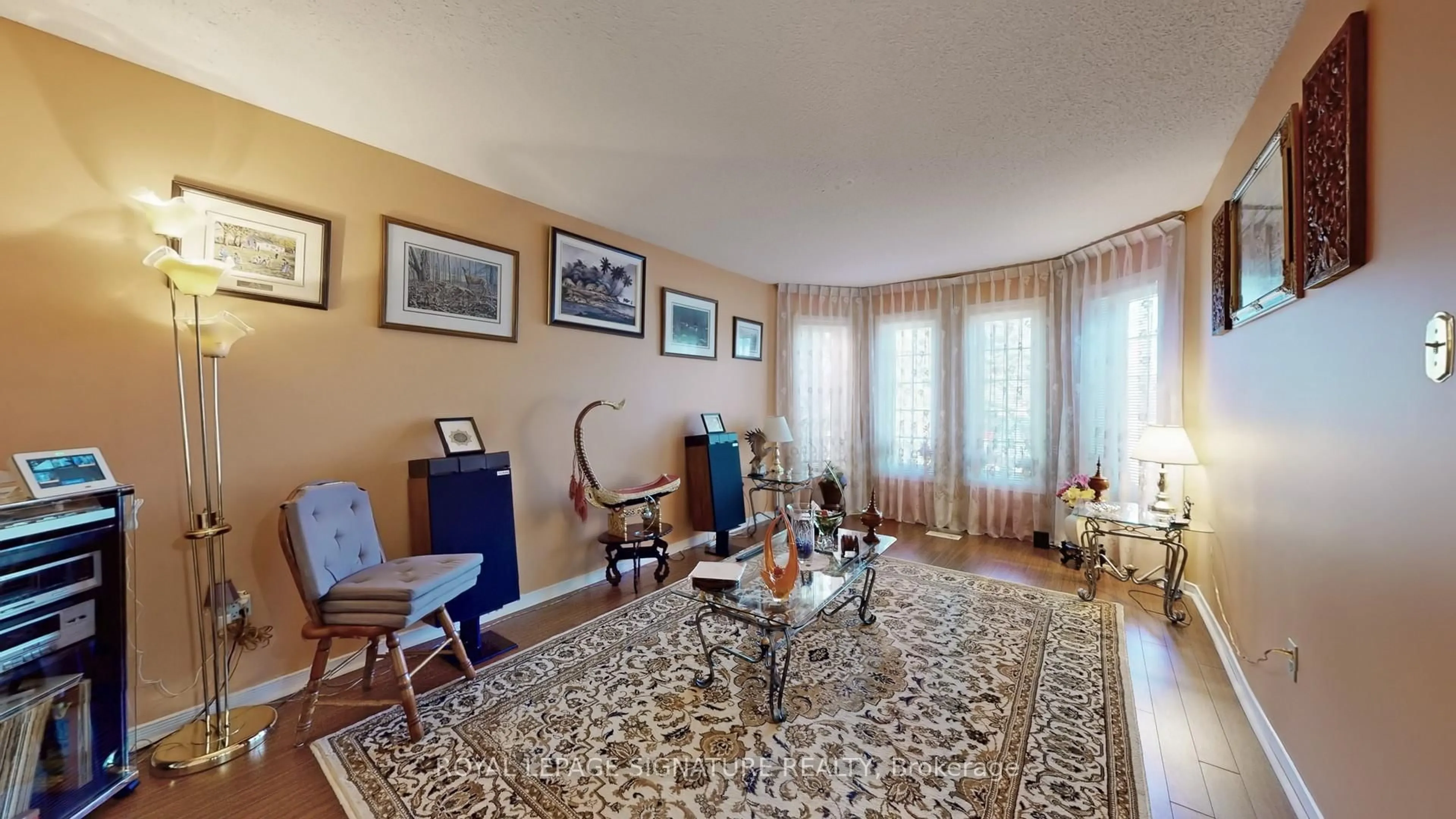 Living room with furniture, unknown for 180 Kingknoll Dr, Brampton Ontario L6Y 4N2