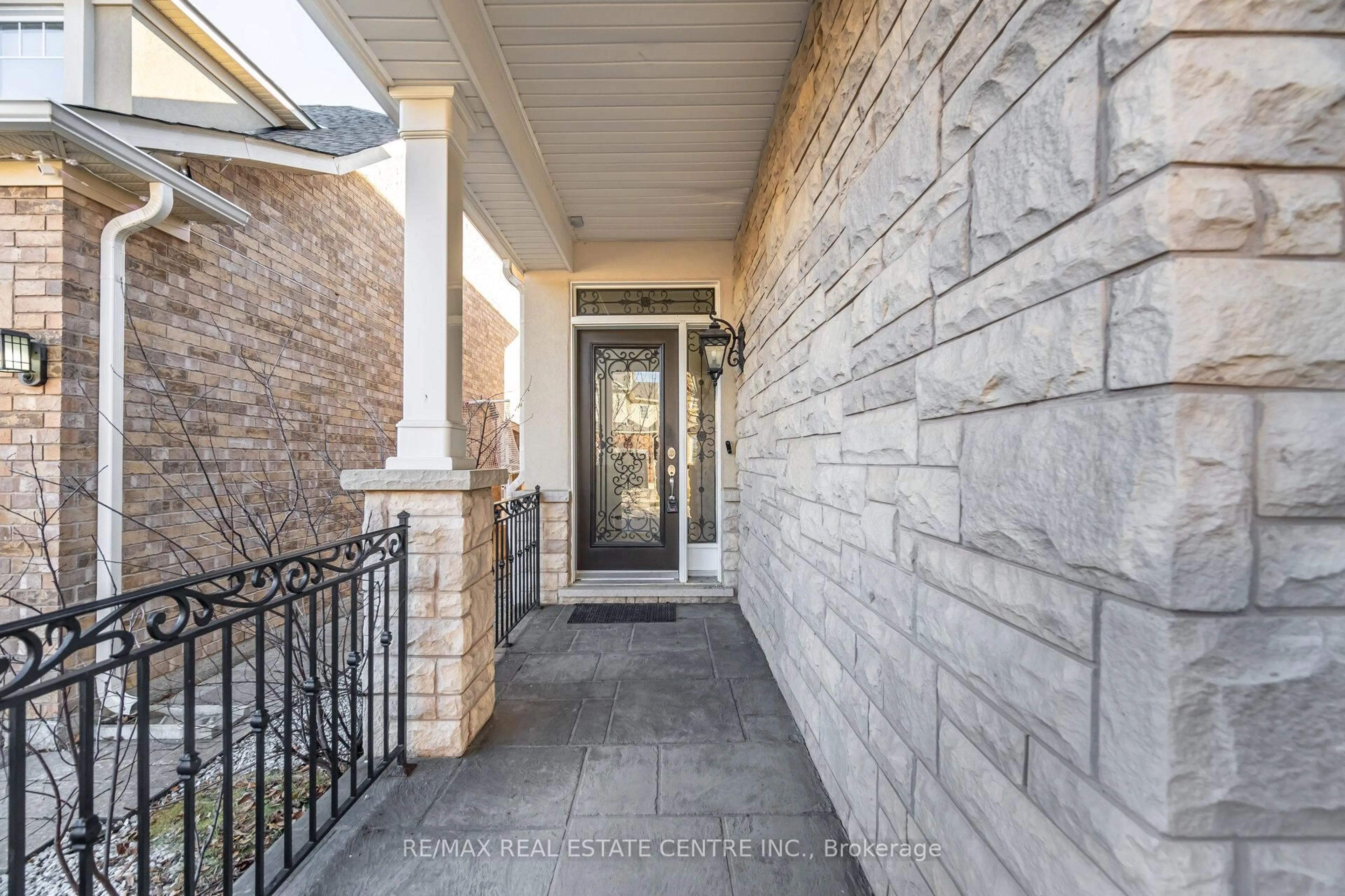 Unknown for 720 Reece Crt, Milton Ontario L9T 0X4
