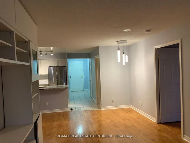 Additional property image - 25 Kingsbridge Garden Circ Unit 821