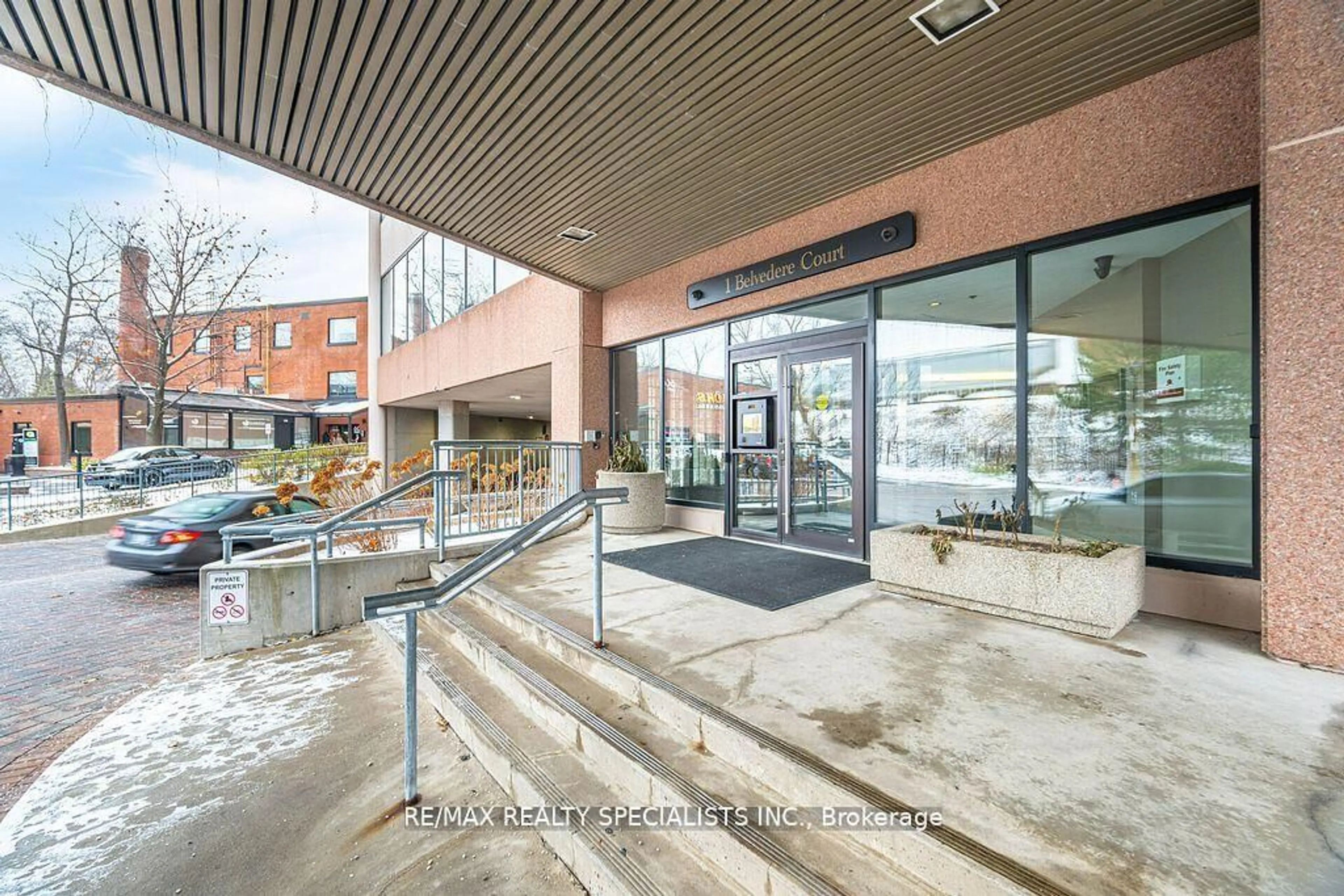Indoor foyer for 1 Belvedere Crt #909, Brampton Ontario L6V 4M6