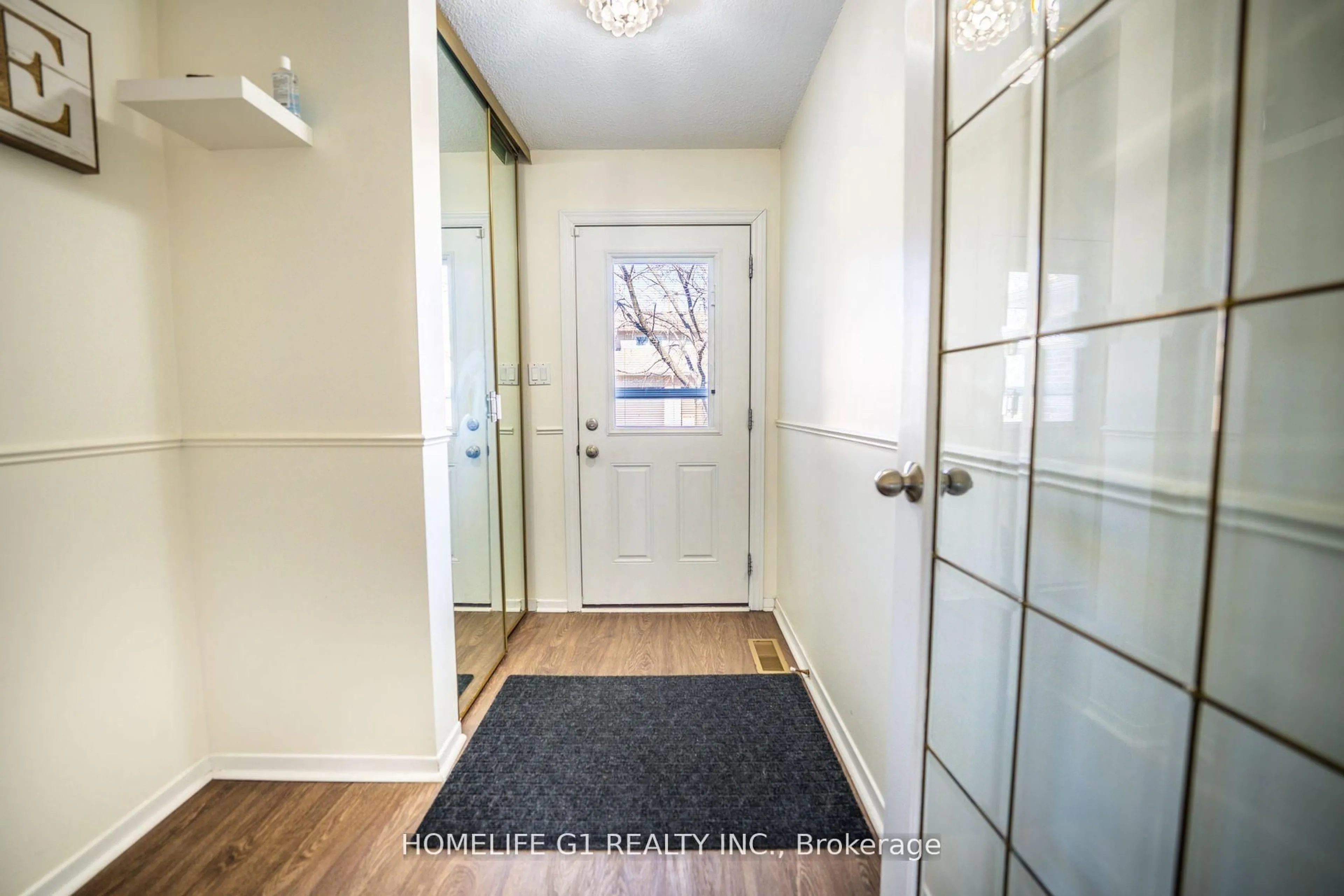 Indoor entryway for 2035 Asta Dr #78, Mississauga Ontario L5A 1B2