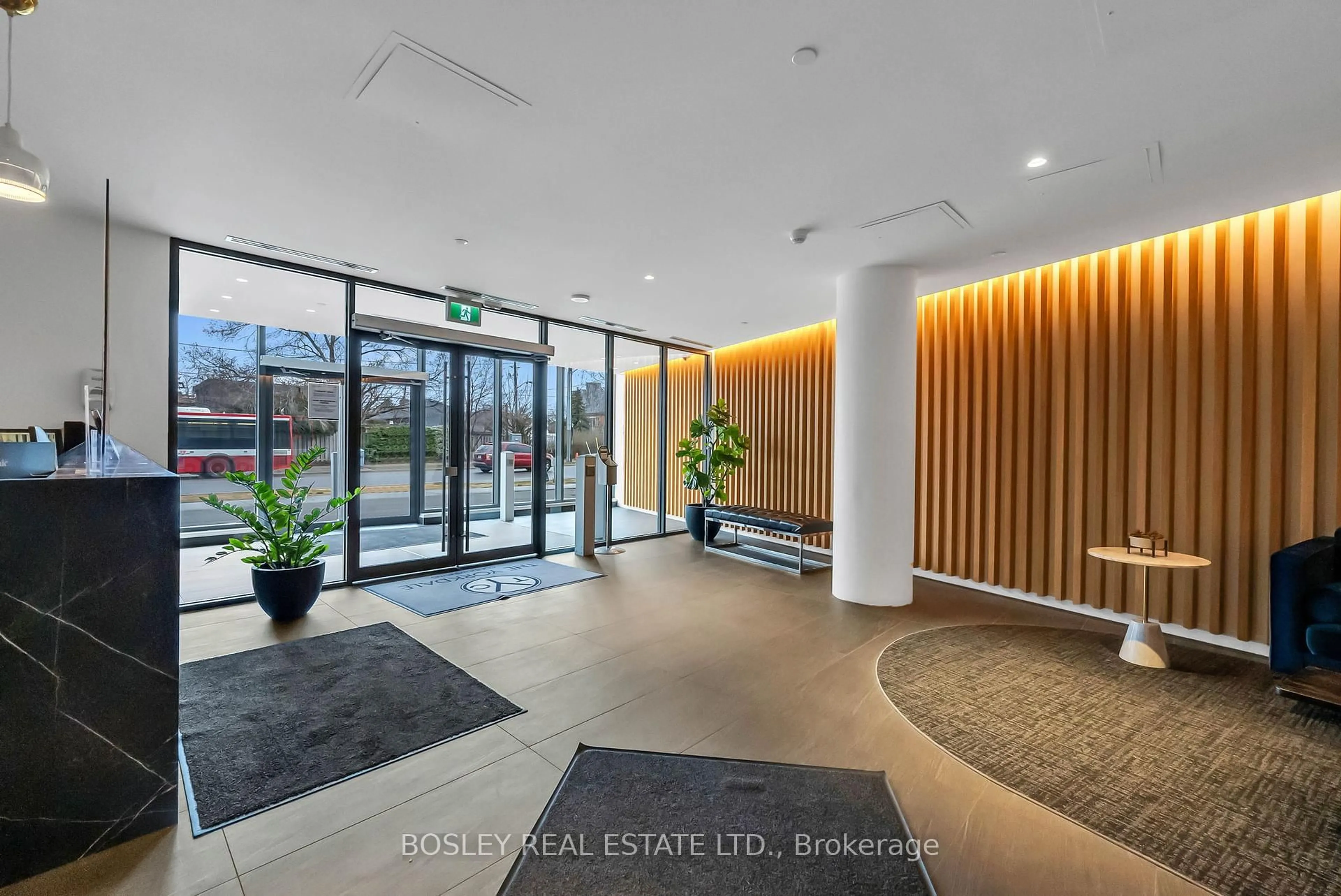 Indoor foyer for 160 Flemington Rd #1409, Toronto Ontario M6A 0A9