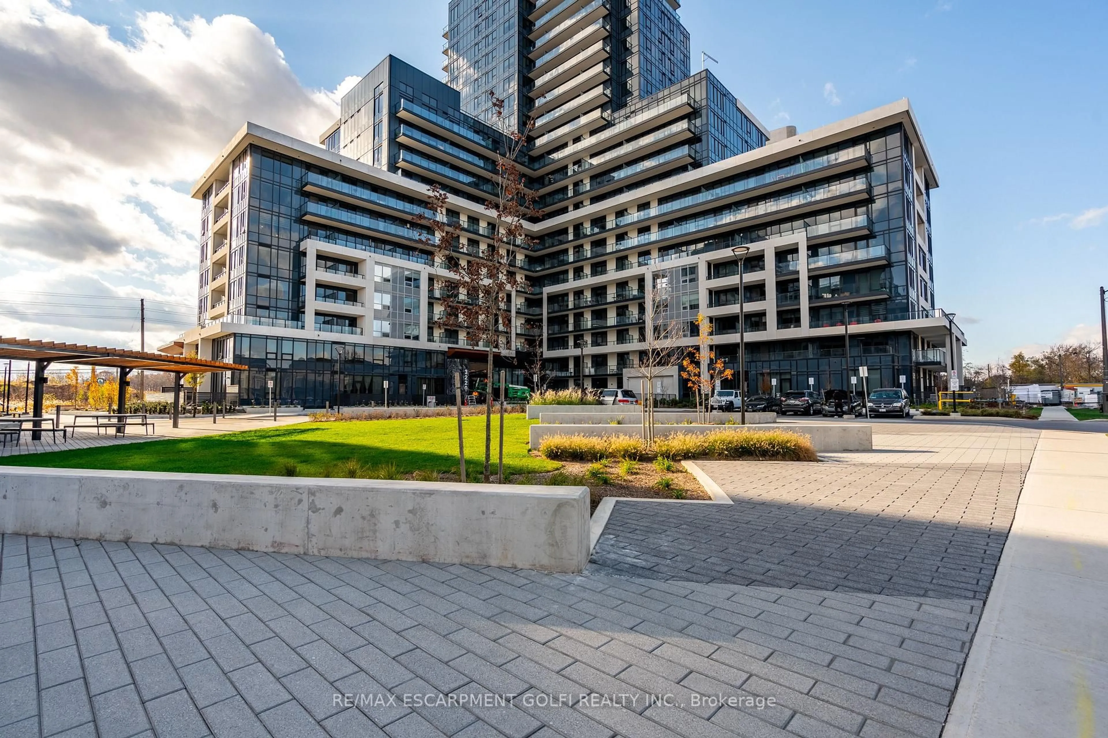 Unknown for 3220 WILLIAM COLTSON Ave #1907, Oakville Ontario L6H 7X9