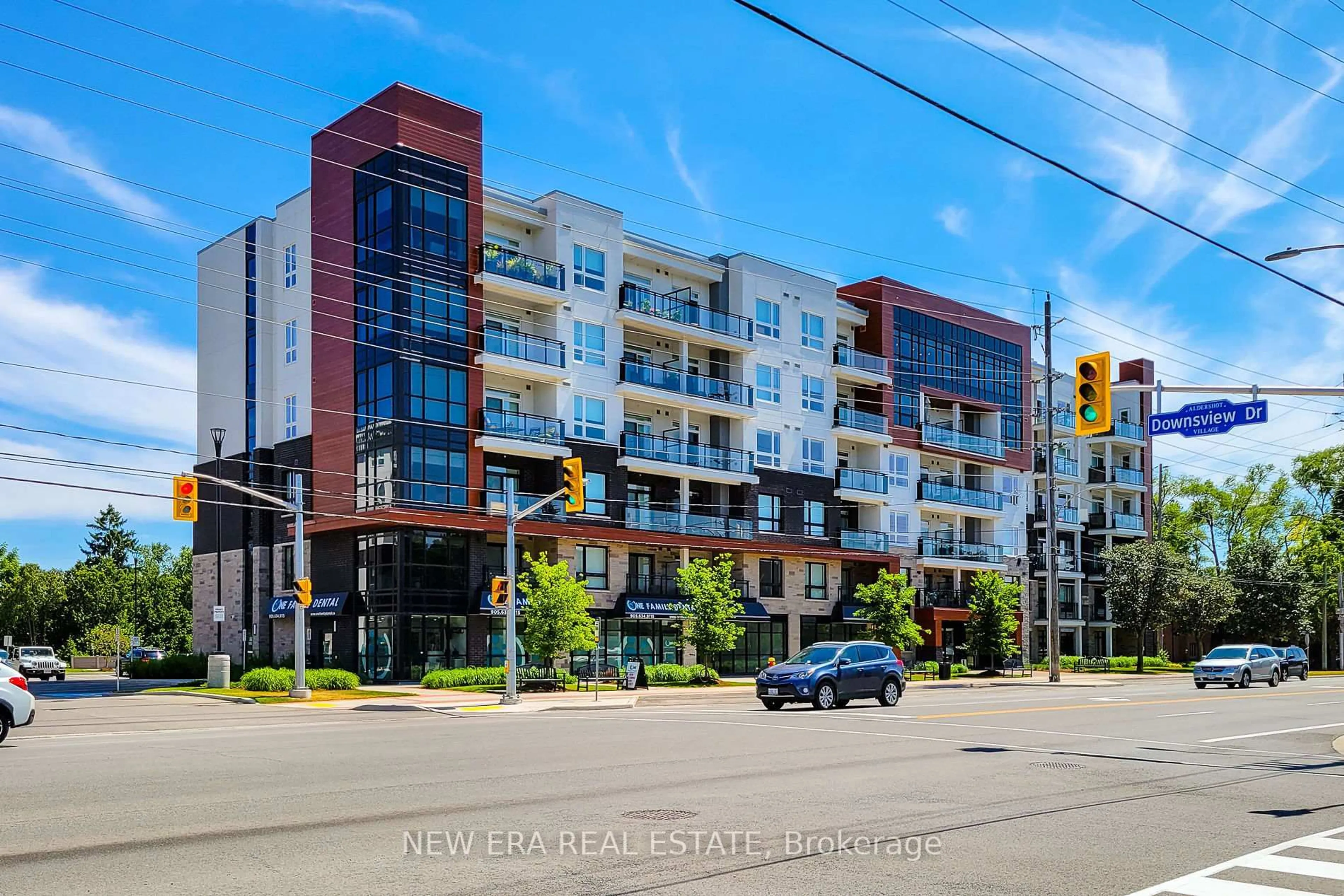 Patio, street for 320 Plains Rd #212, Burlington Ontario L7T 2C8