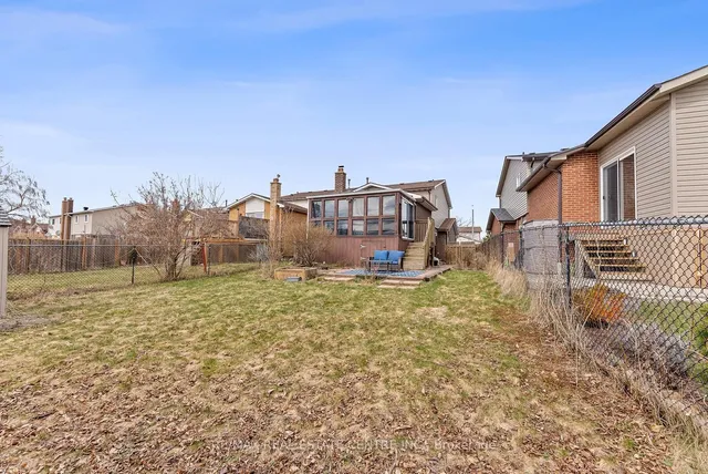 Primary image of 82 Simmons Blvd