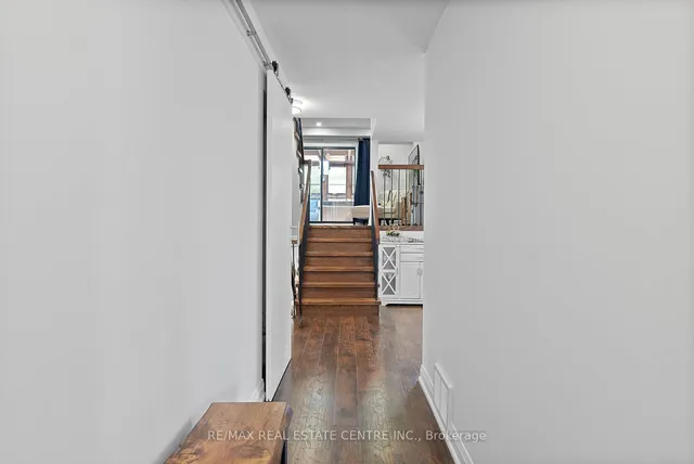Additional image 45 of 82 Simmons Blvd