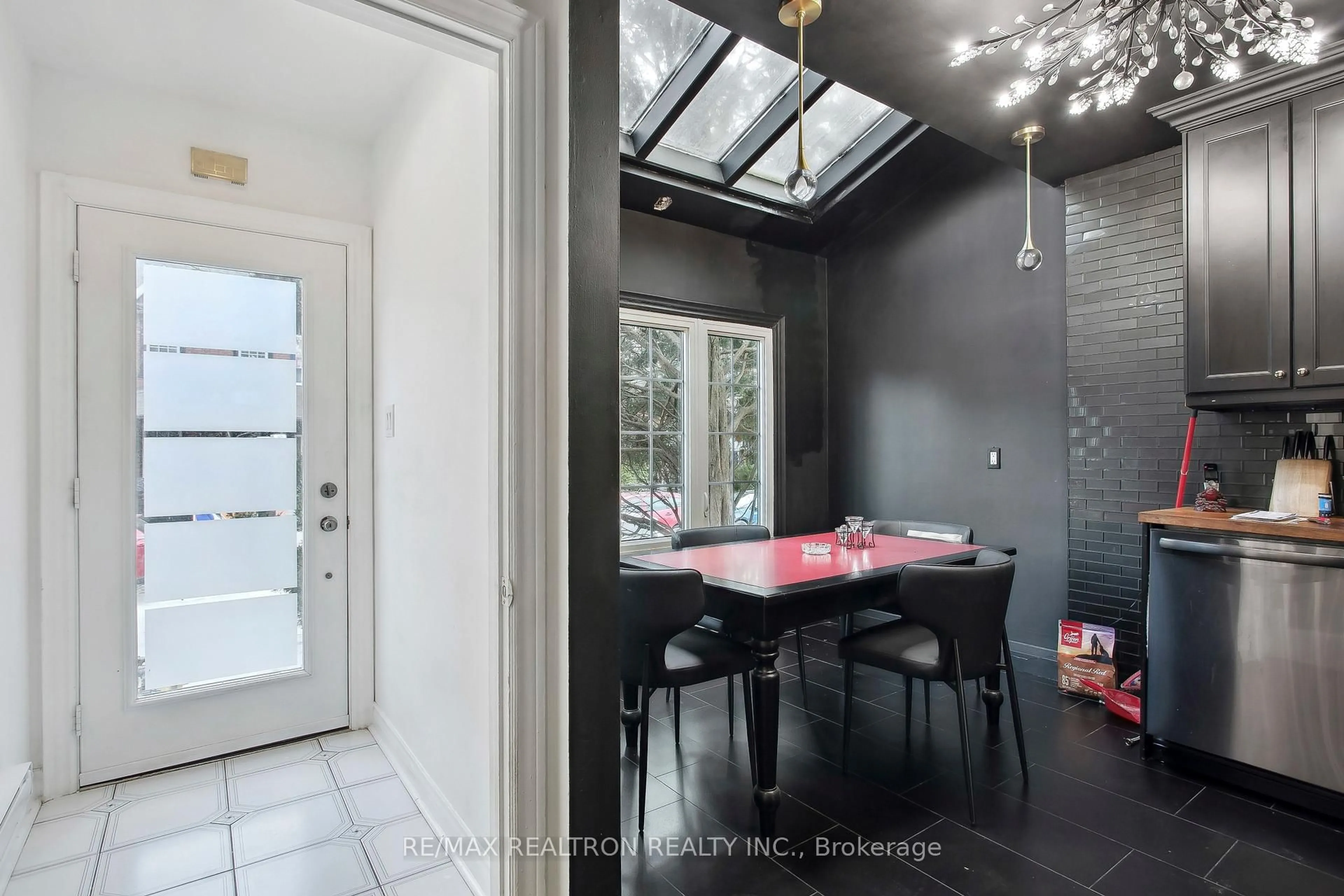 Dining room, ceramic/tile floor for 24 Marion St, Toronto Ontario M6R 1E5