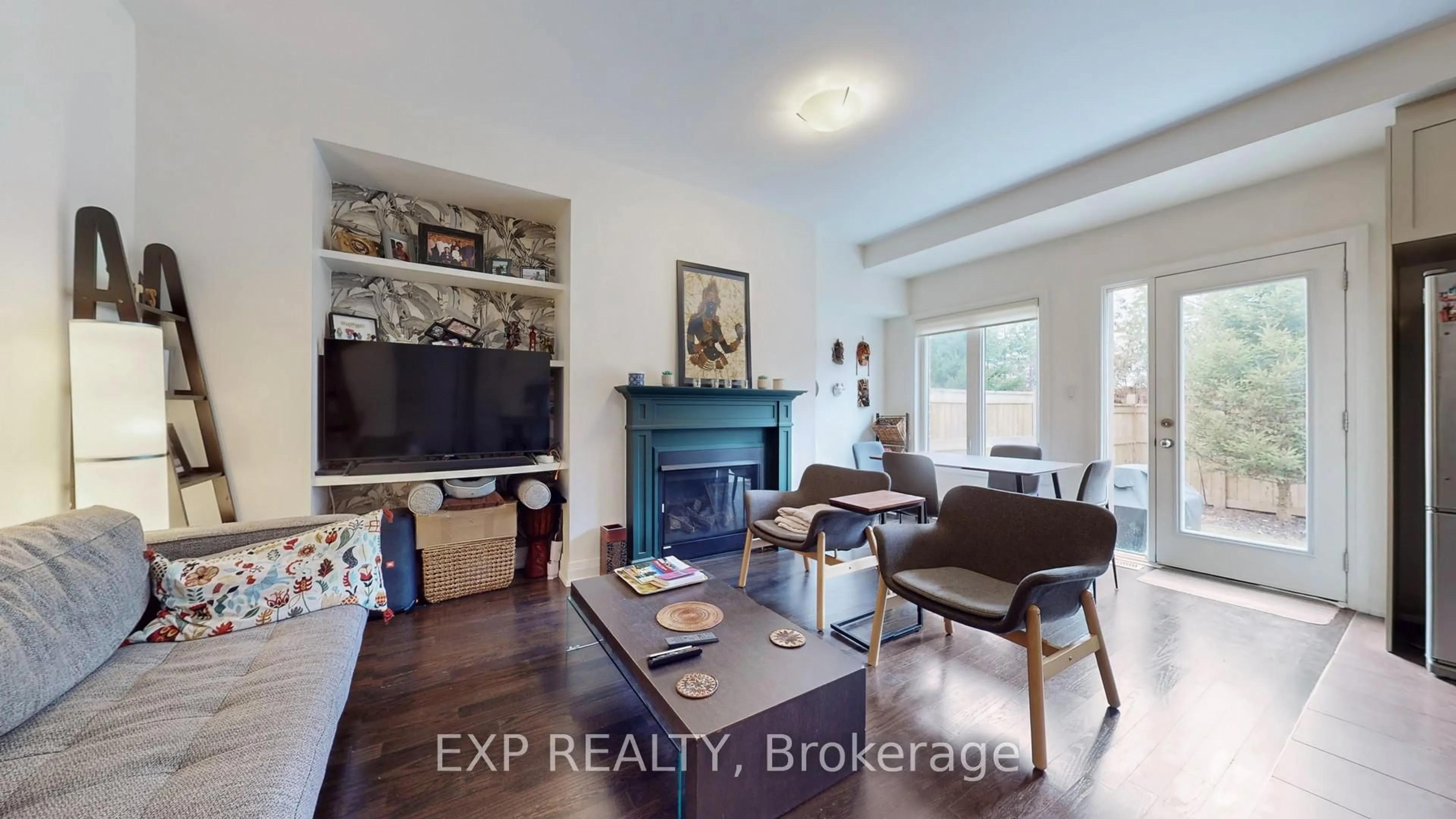 Living room with furniture, unknown for 1163 Carnegie Dr, Mississauga Ontario L5E 0A6