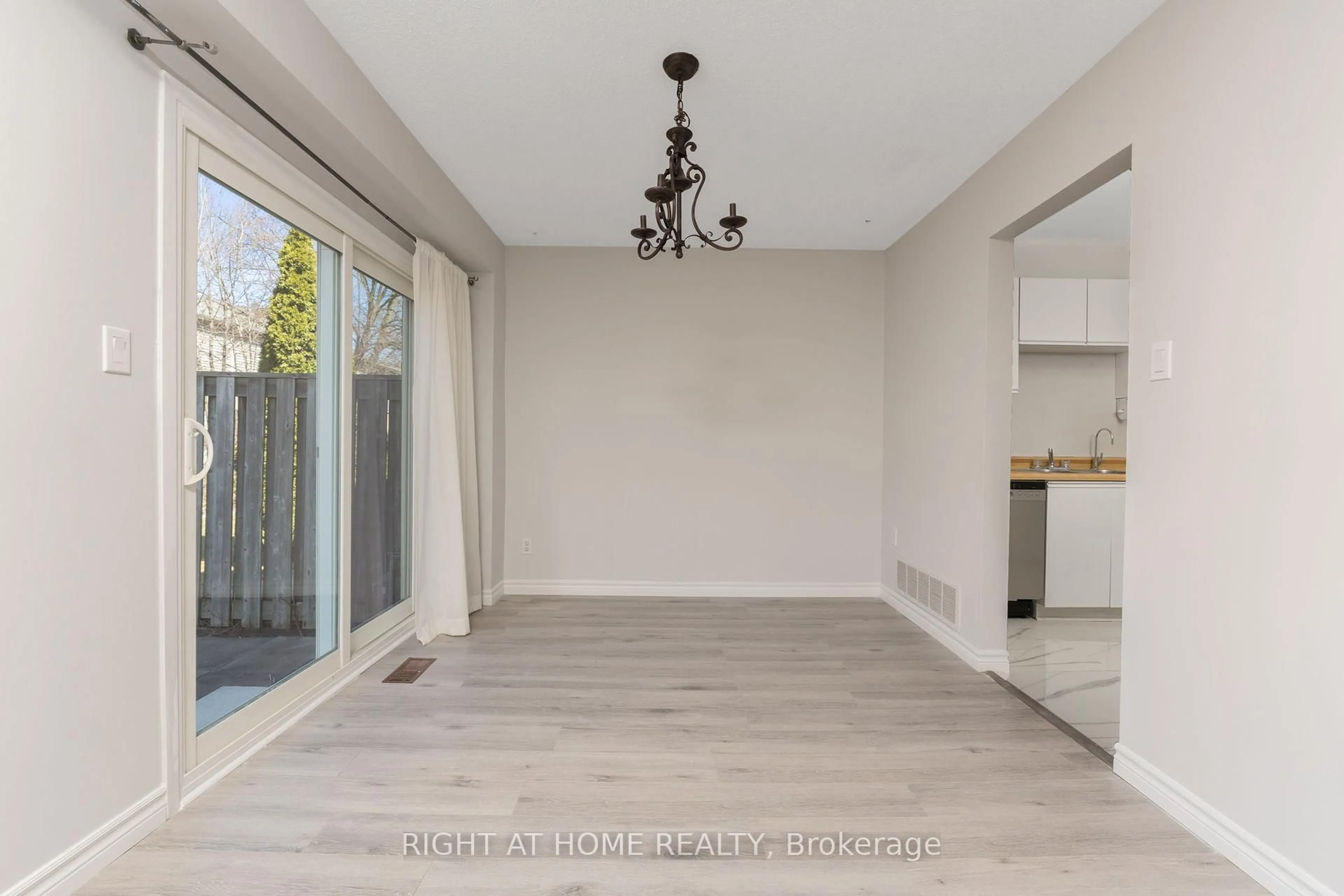 A pic of a room for 3079 Fifth Line #74, Mississauga Ontario L5L 3T1