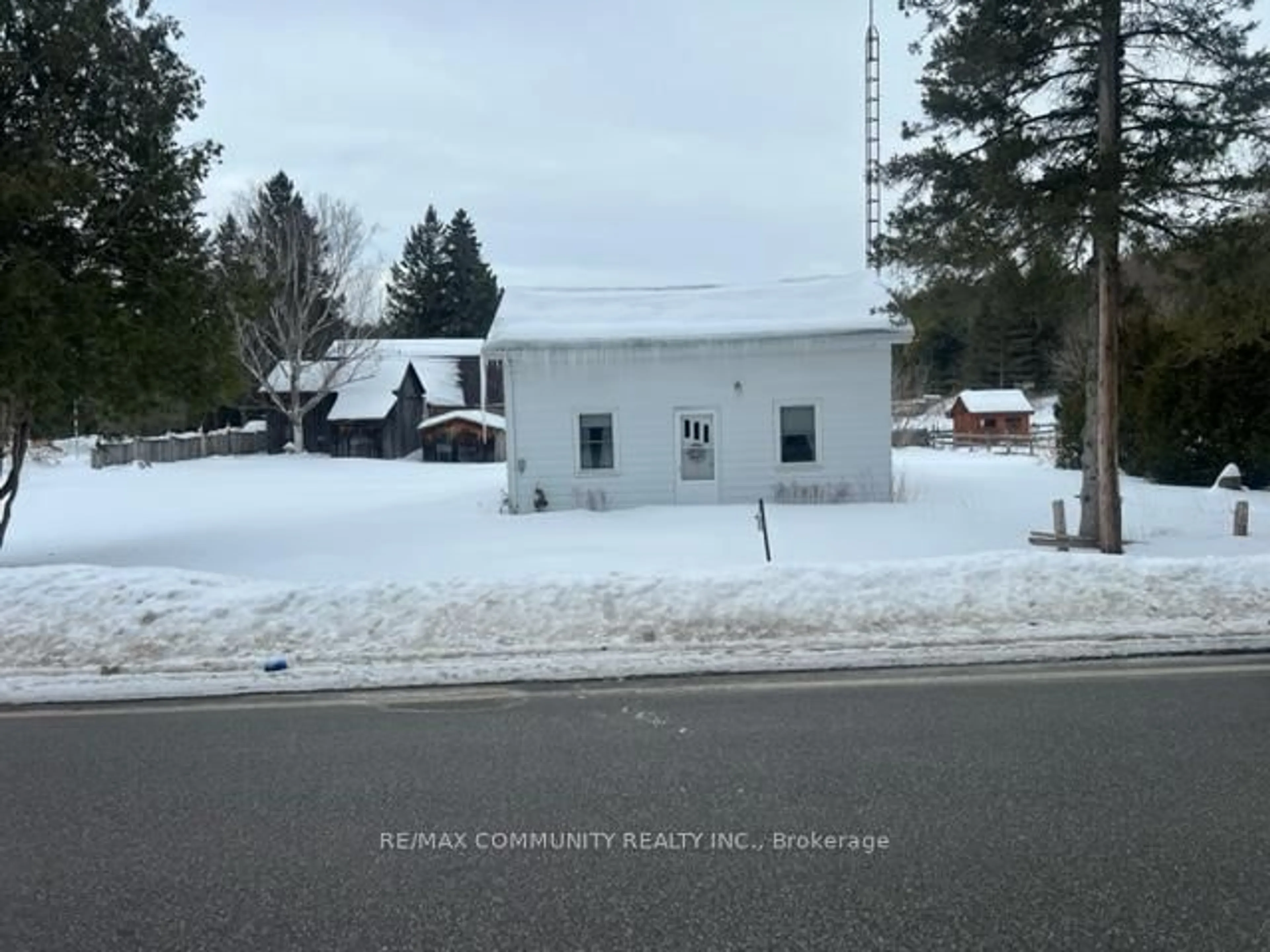 Blurry image for 9850 Columbia Way, Caledon Ontario L7E 0T2