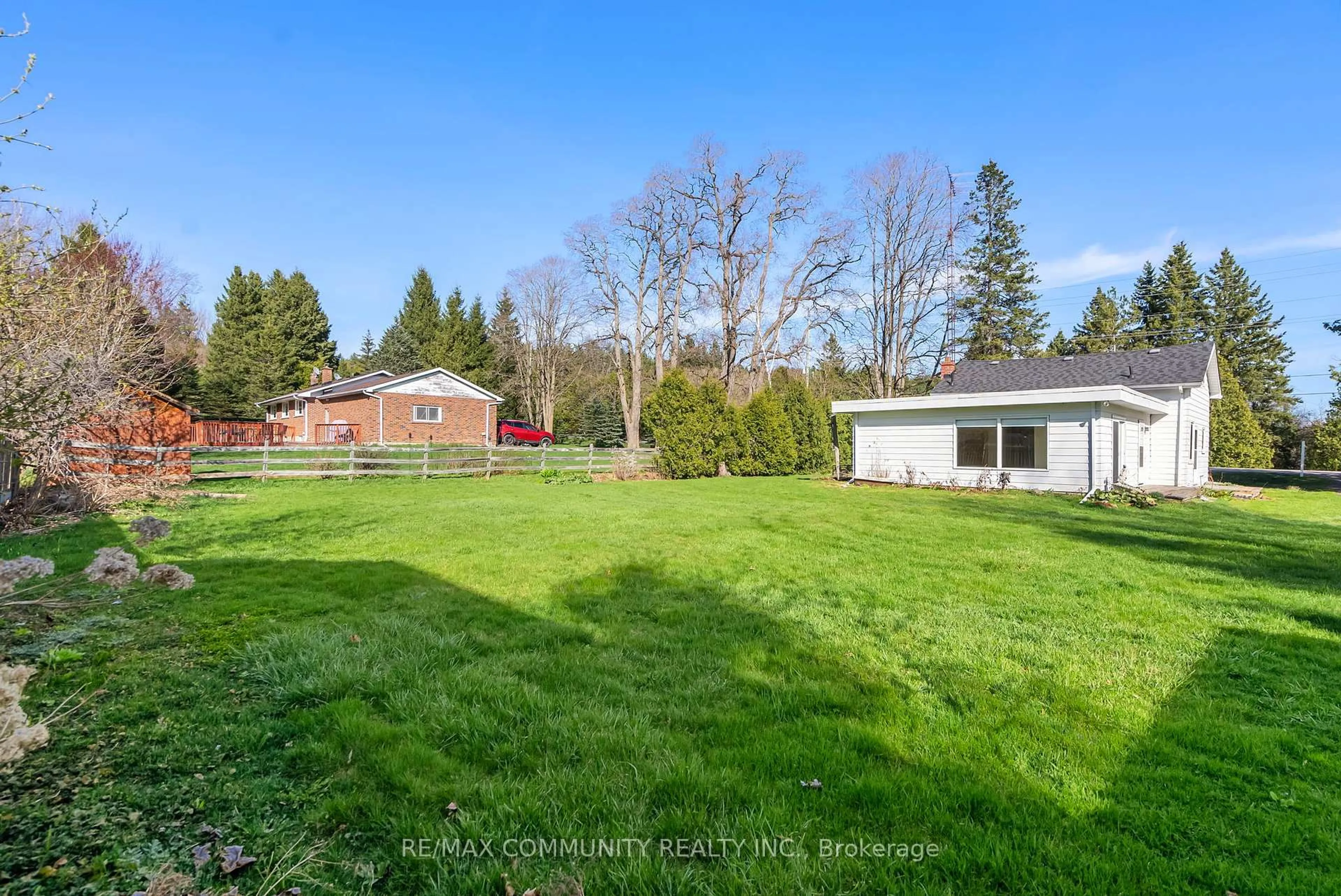 A pic from outside/outdoor area/front of a property/back of a property/a pic from drone, unknown for 9850 Columbia Way, Caledon Ontario L7E 0T2
