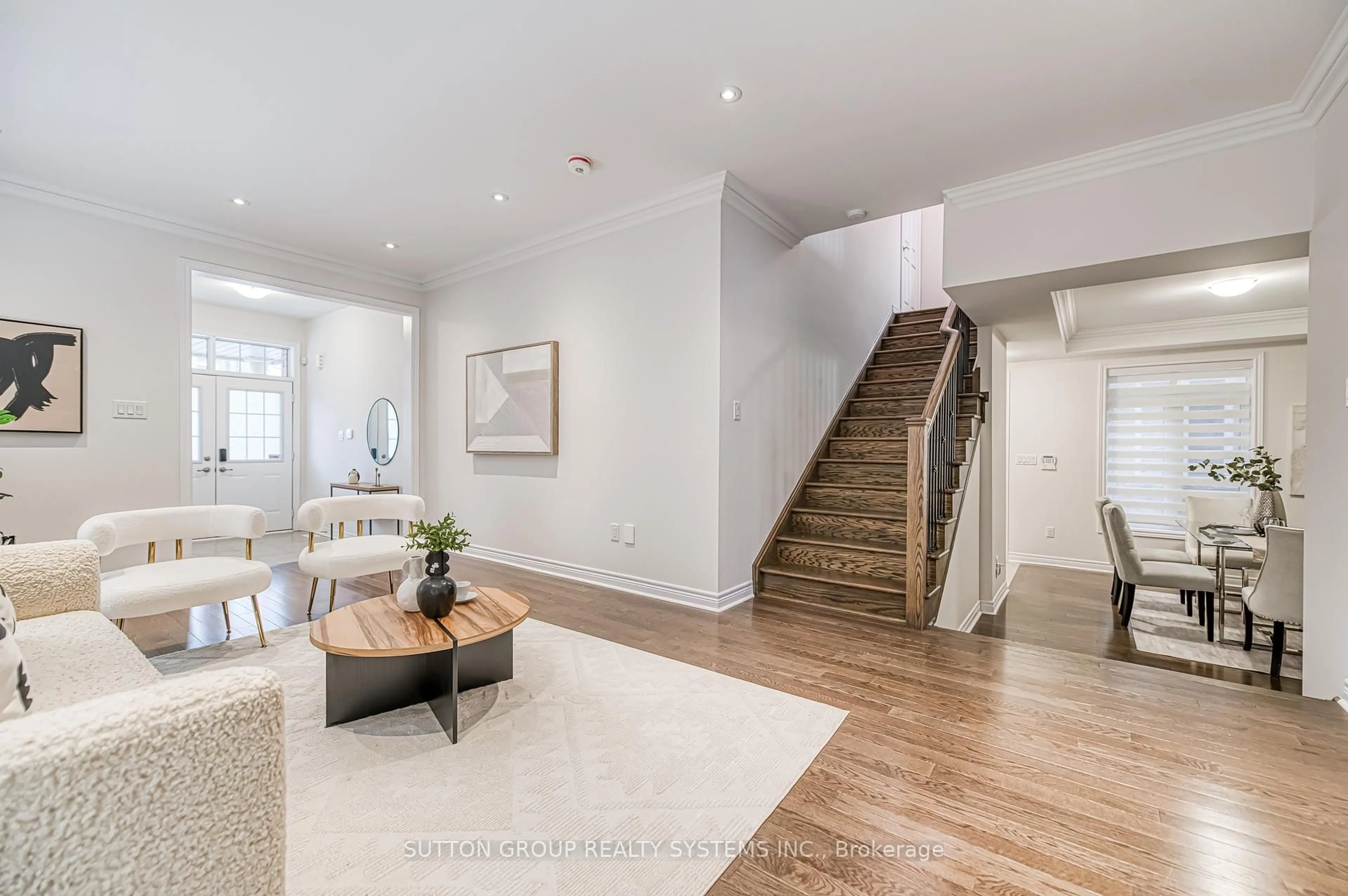 Indoor entryway for 3329 Post Rd, Oakville Ontario L6H 0Y5