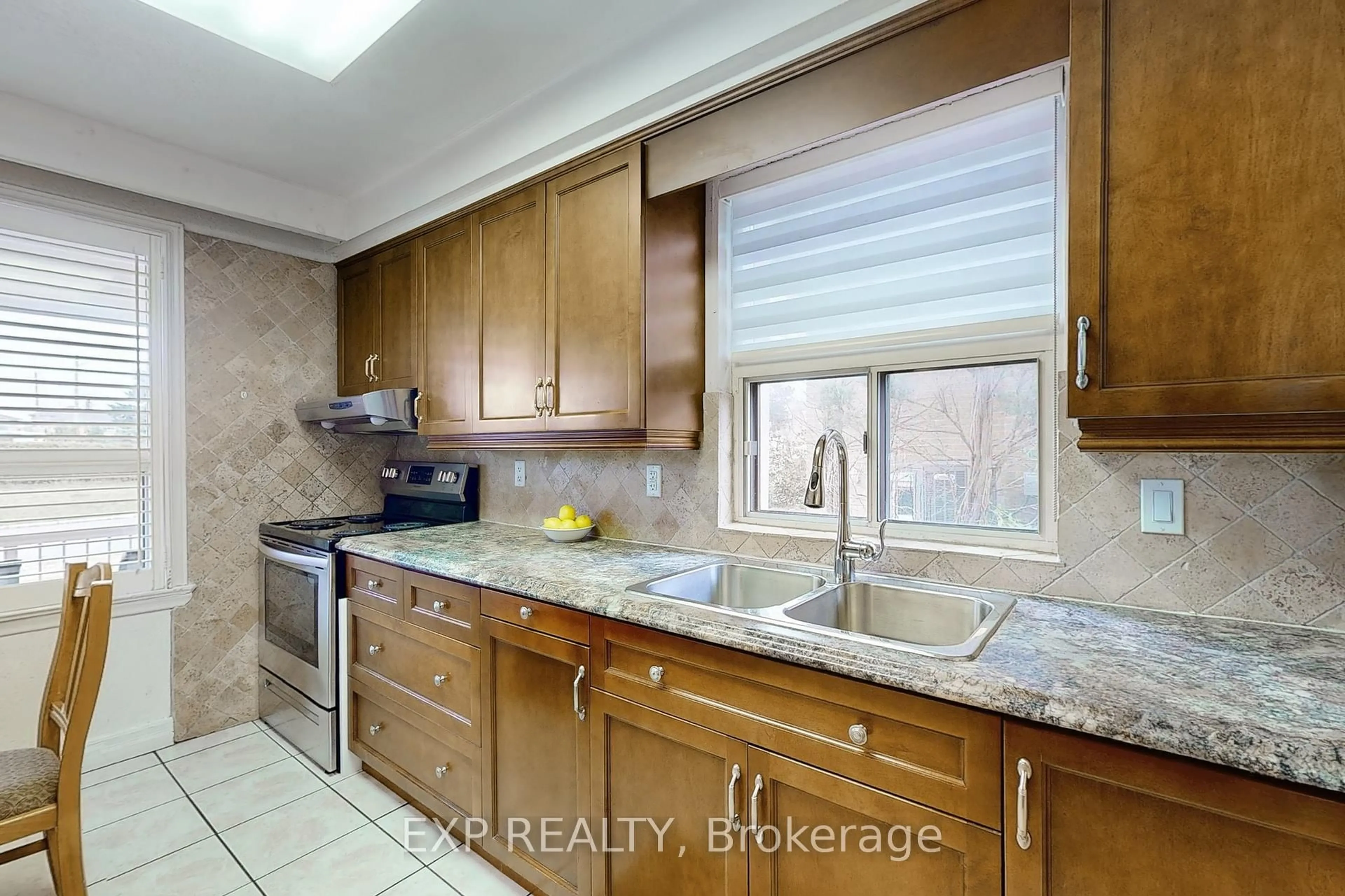 Standard kitchen, ceramic/tile floor for 89 Nash Dr, Toronto Ontario M3M 2L6