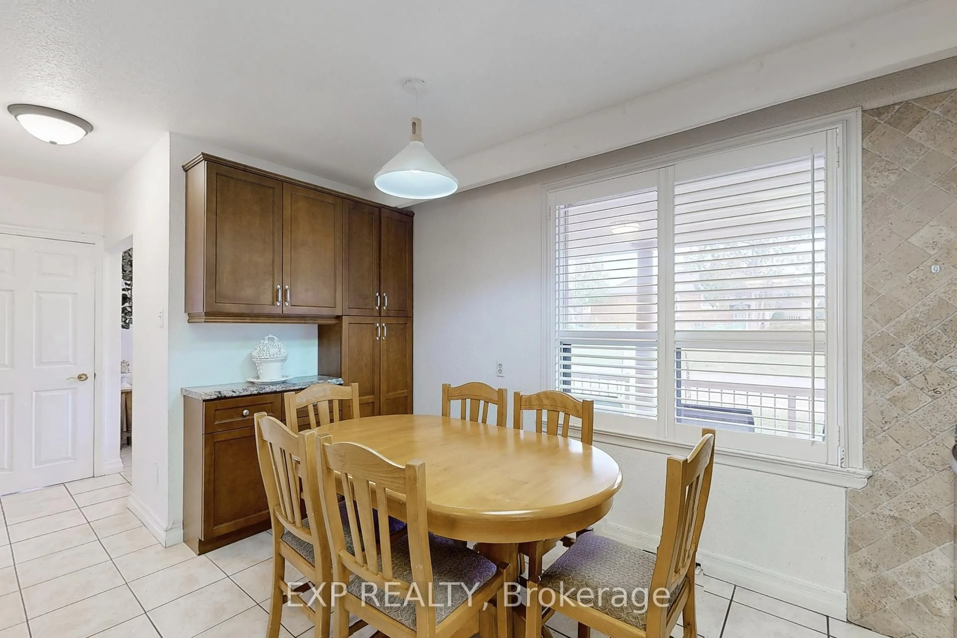 Standard kitchen, unknown for 89 Nash Dr, Toronto Ontario M3M 2L6