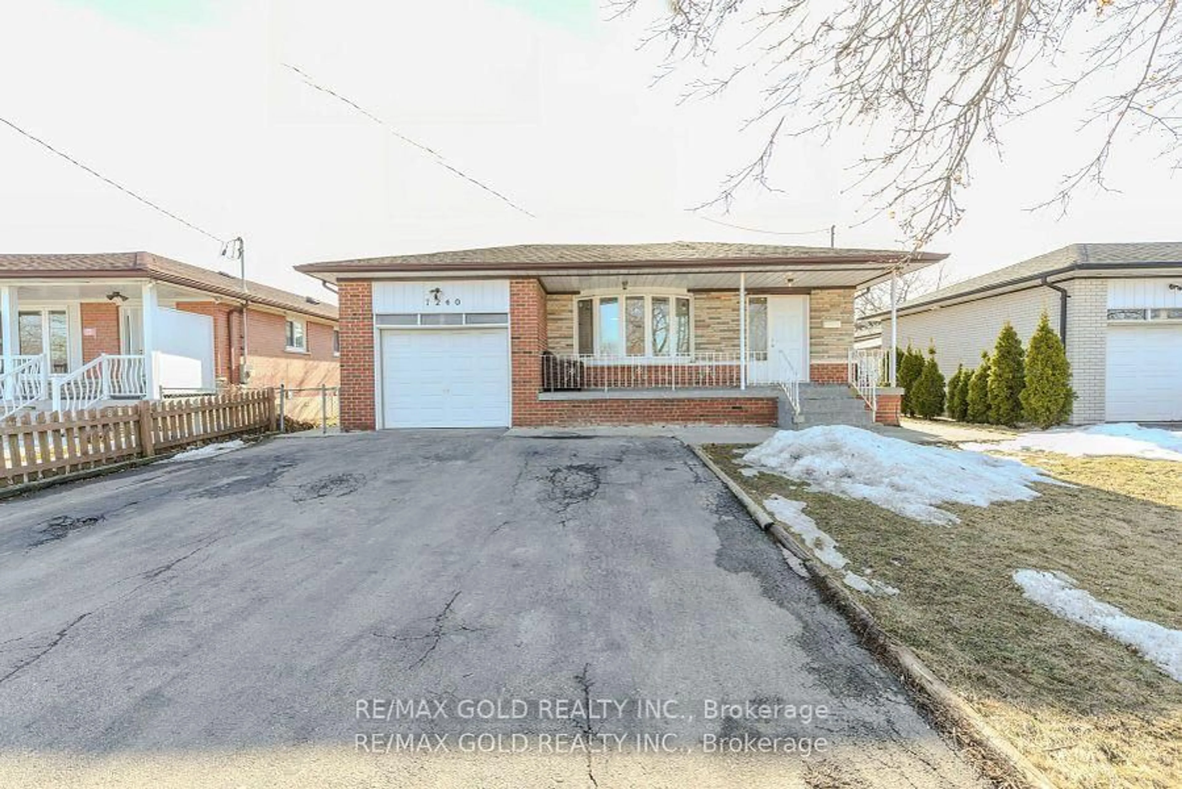 Home with brick exterior material, street for 7240 Dellaport Dr, Mississauga Ontario L4T 2Y3