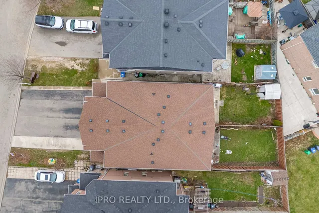 Additional property image - 803 Khan Cres