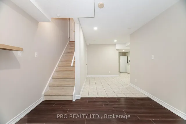 Additional property image - 803 Khan Cres