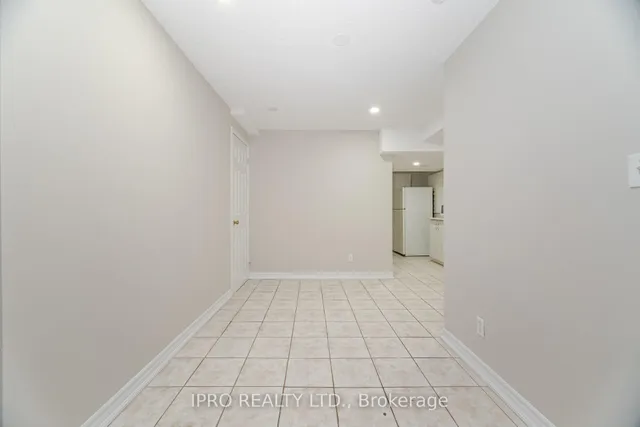 Additional property image - 803 Khan Cres