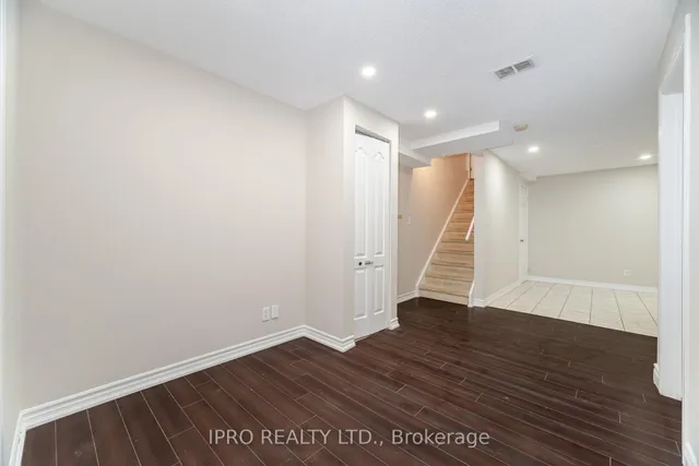 Additional property image - 803 Khan Cres