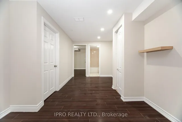 Additional property image - 803 Khan Cres