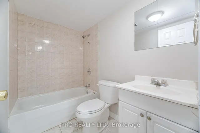 Additional property image - 803 Khan Cres