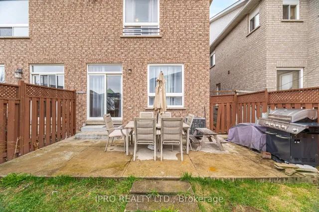 Additional property image - 803 Khan Cres