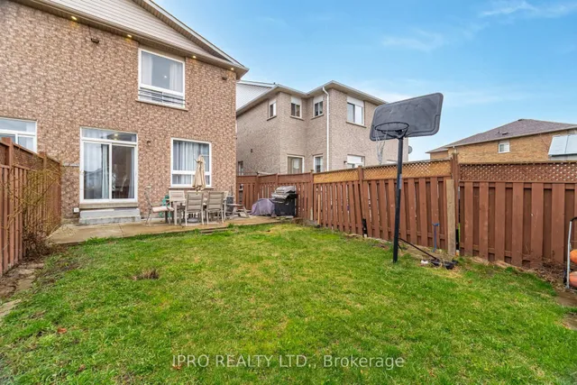 Additional property image - 803 Khan Cres