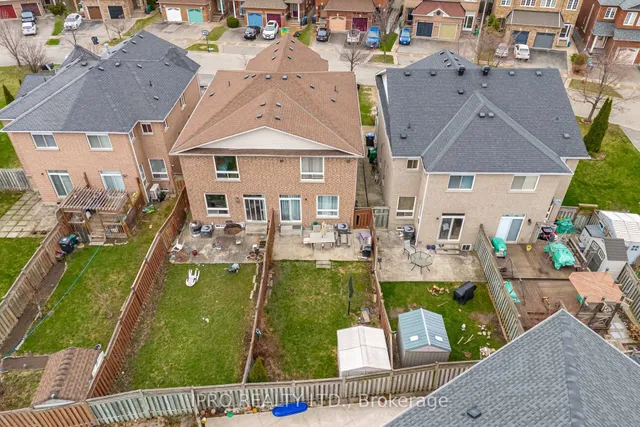 Additional property image - 803 Khan Cres