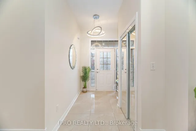 Additional property image - 803 Khan Cres