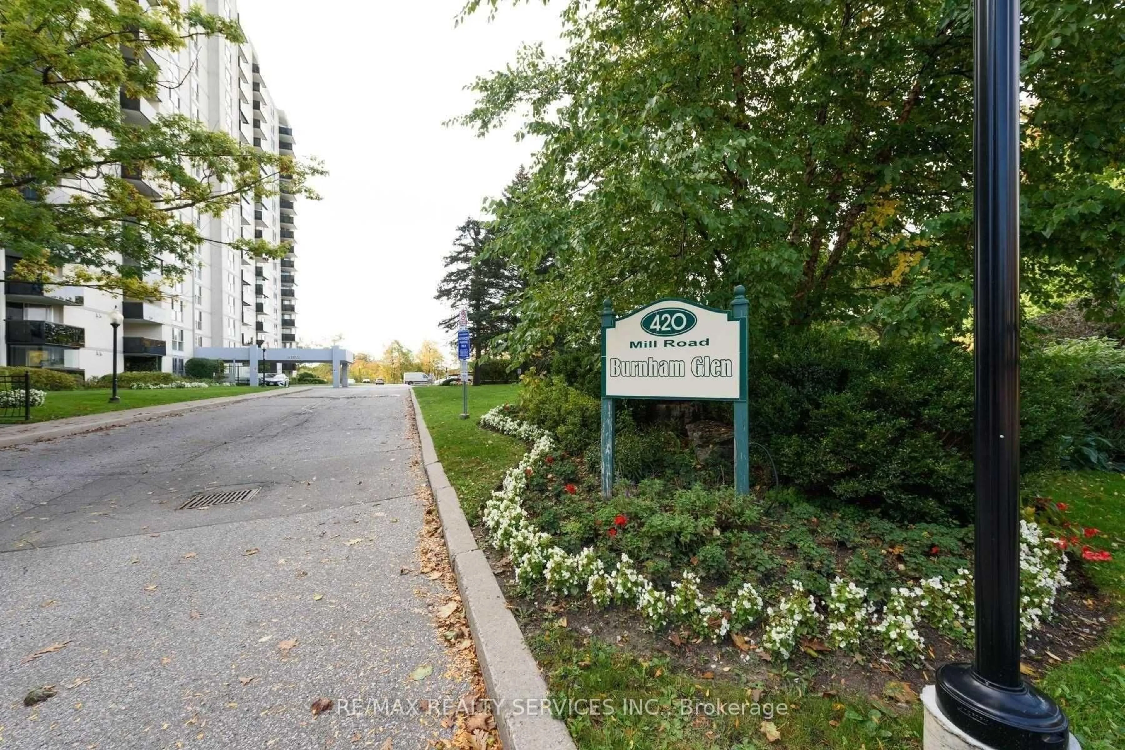 Patio, street for 420 Mill Rd #304, Toronto Ontario M9C 1Z1