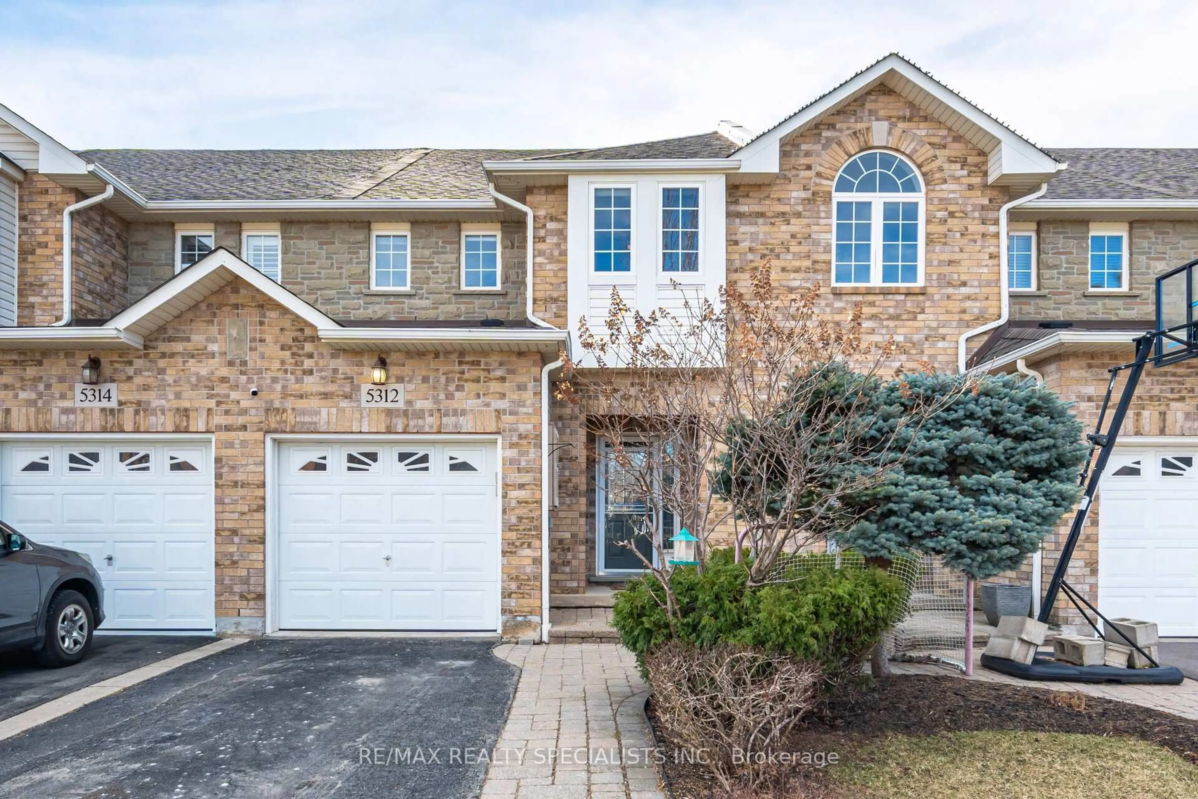 Home with brick exterior material, street for 5312 Dryden Ave, Burlington Ontario L7L 6Z9
