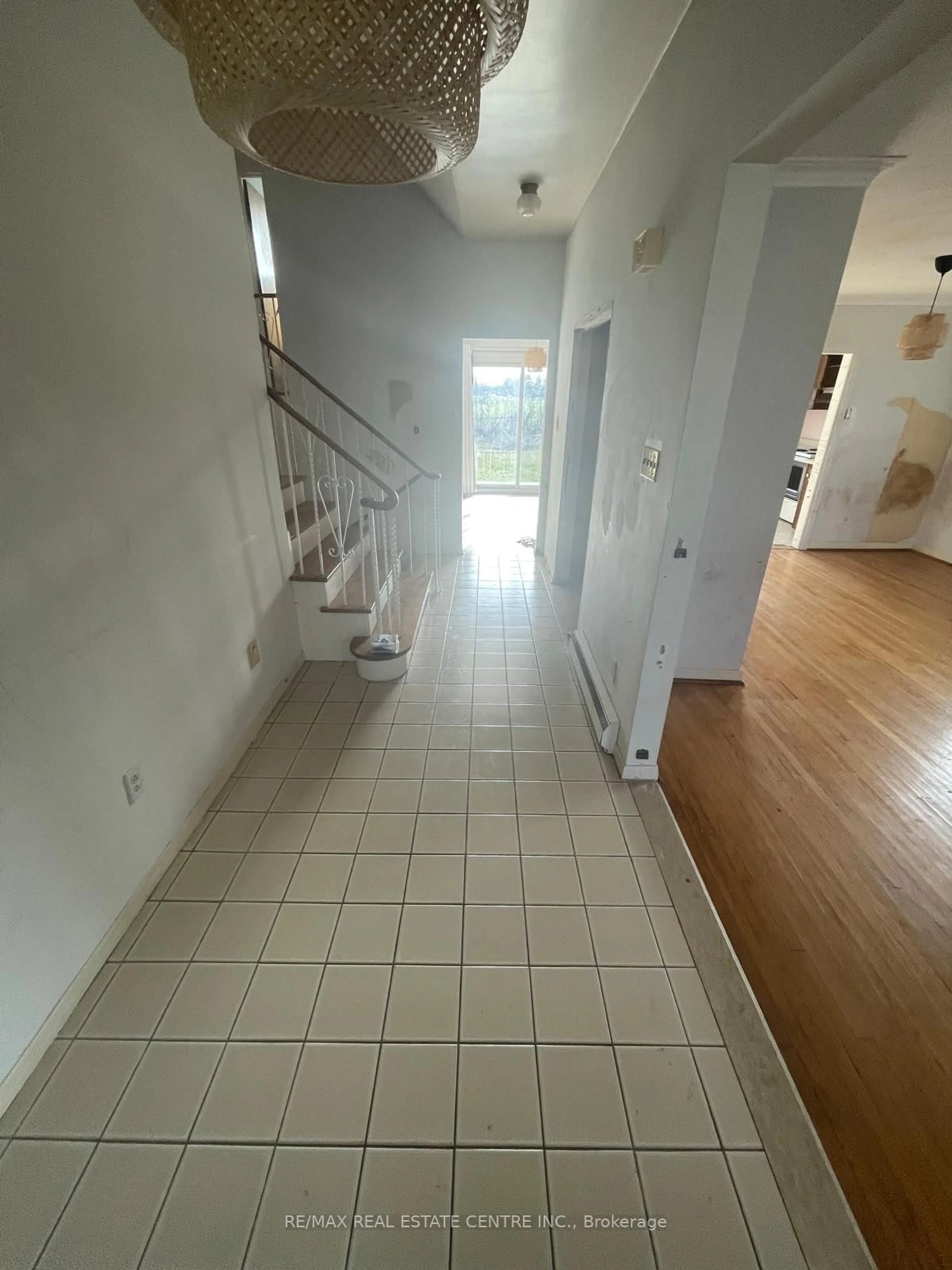 Unknown for 2252 Kilgorie Crt, Mississauga Ontario L4Y 1X5
