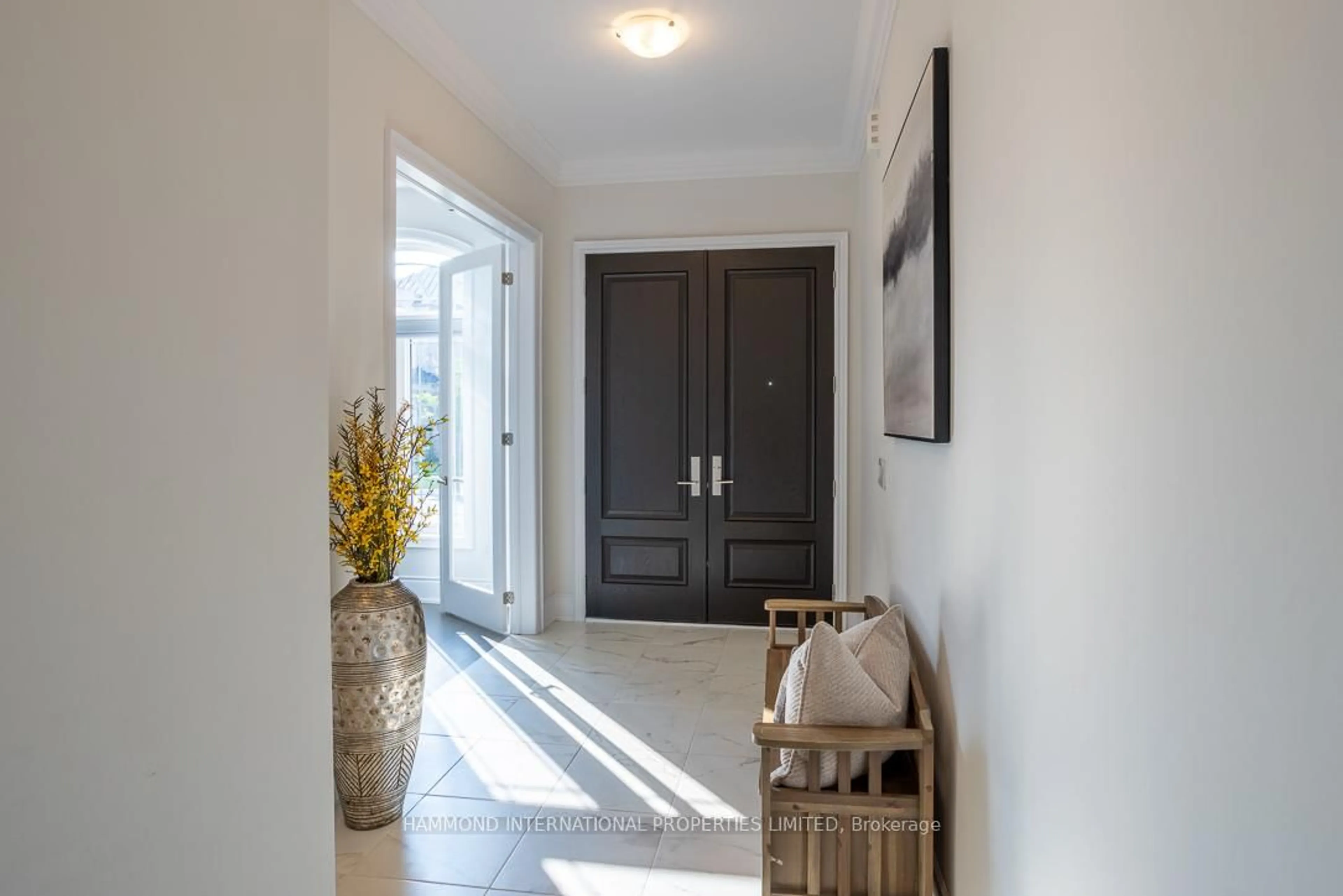 Indoor entryway for 2410 Charles Cornwall Ave, Oakville Ontario L6M 4G3