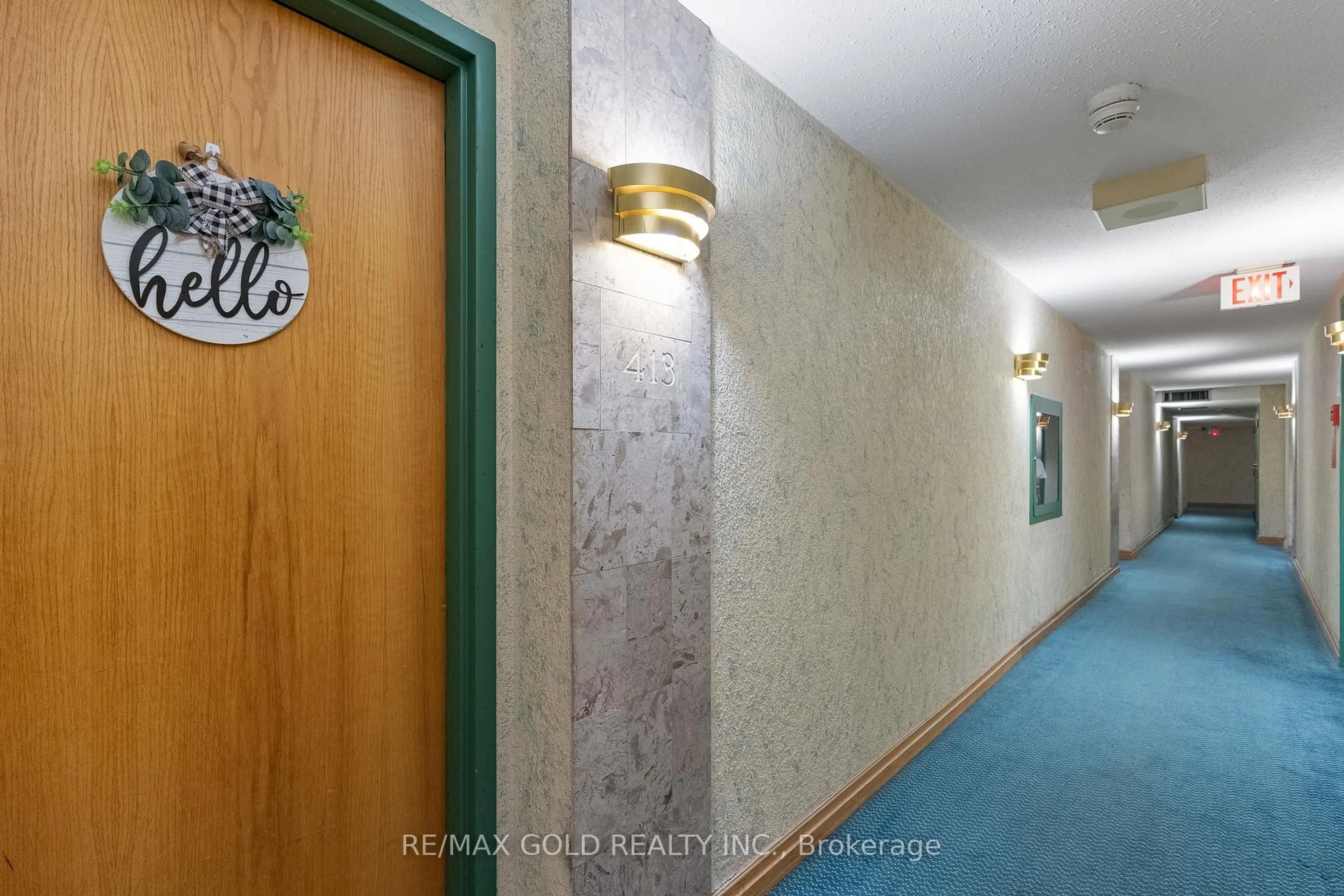 Indoor foyer for 61 Markbrook Lane #413, Toronto Ontario M9V 5E7