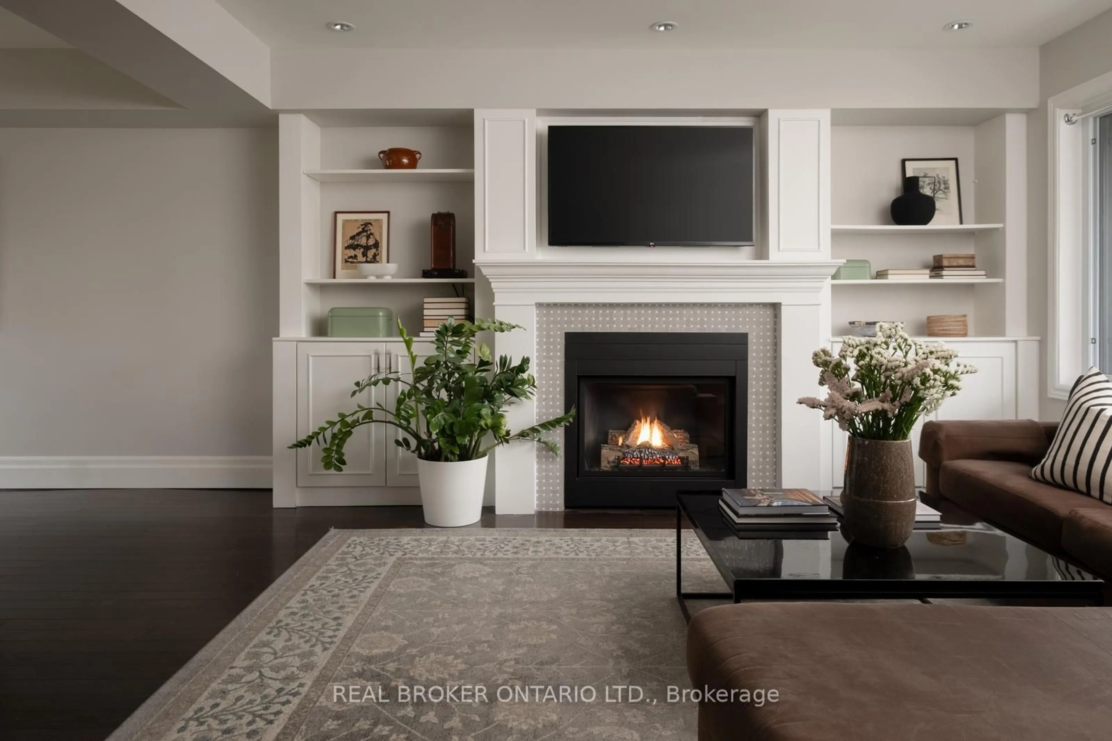 Living room with furniture, unknown for 23 Twenty Eighth St, Toronto Ontario M8W 2Y5
