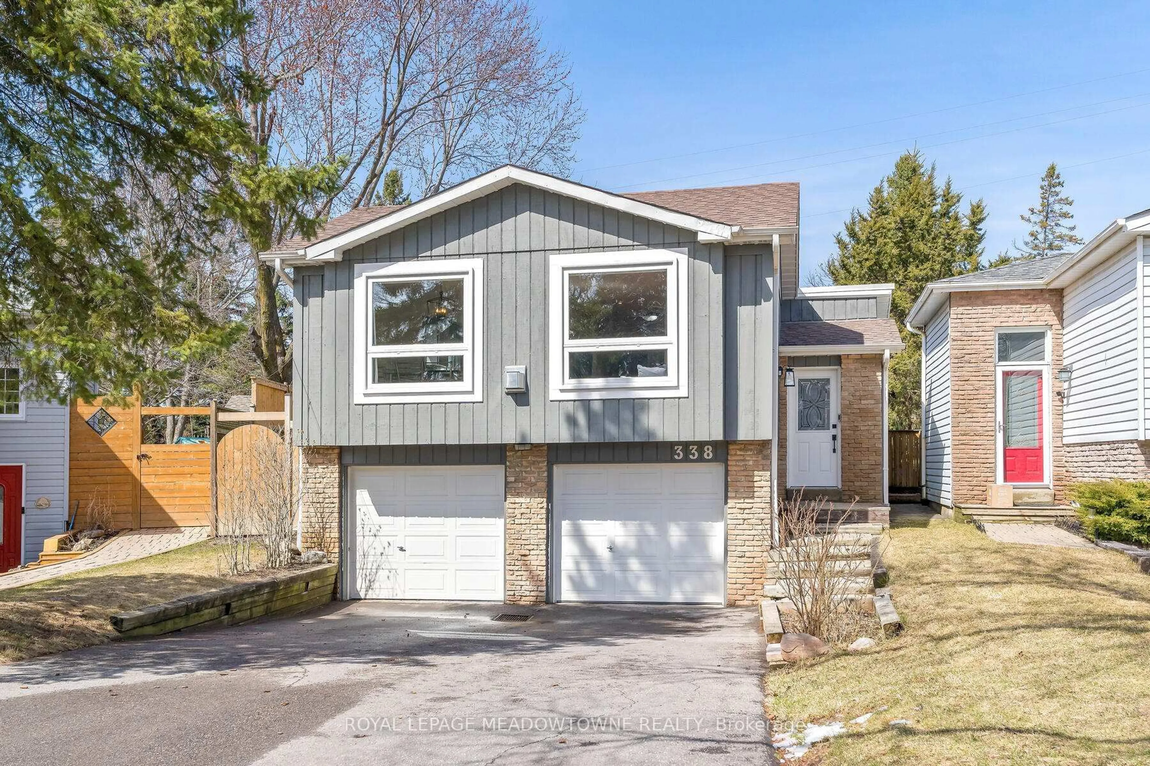 Home with vinyl exterior material, street for 338 Whitehead Cres, Caledon Ontario L7E 3Y4
