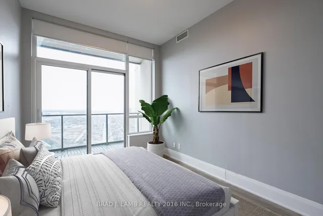 Additional property image - 36 Park Lawn Rd Unit LPH #4303