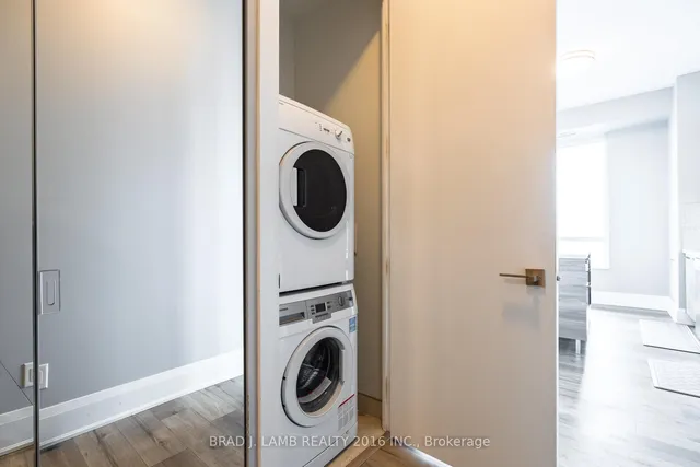 Additional property image - 36 Park Lawn Rd Unit LPH #4303