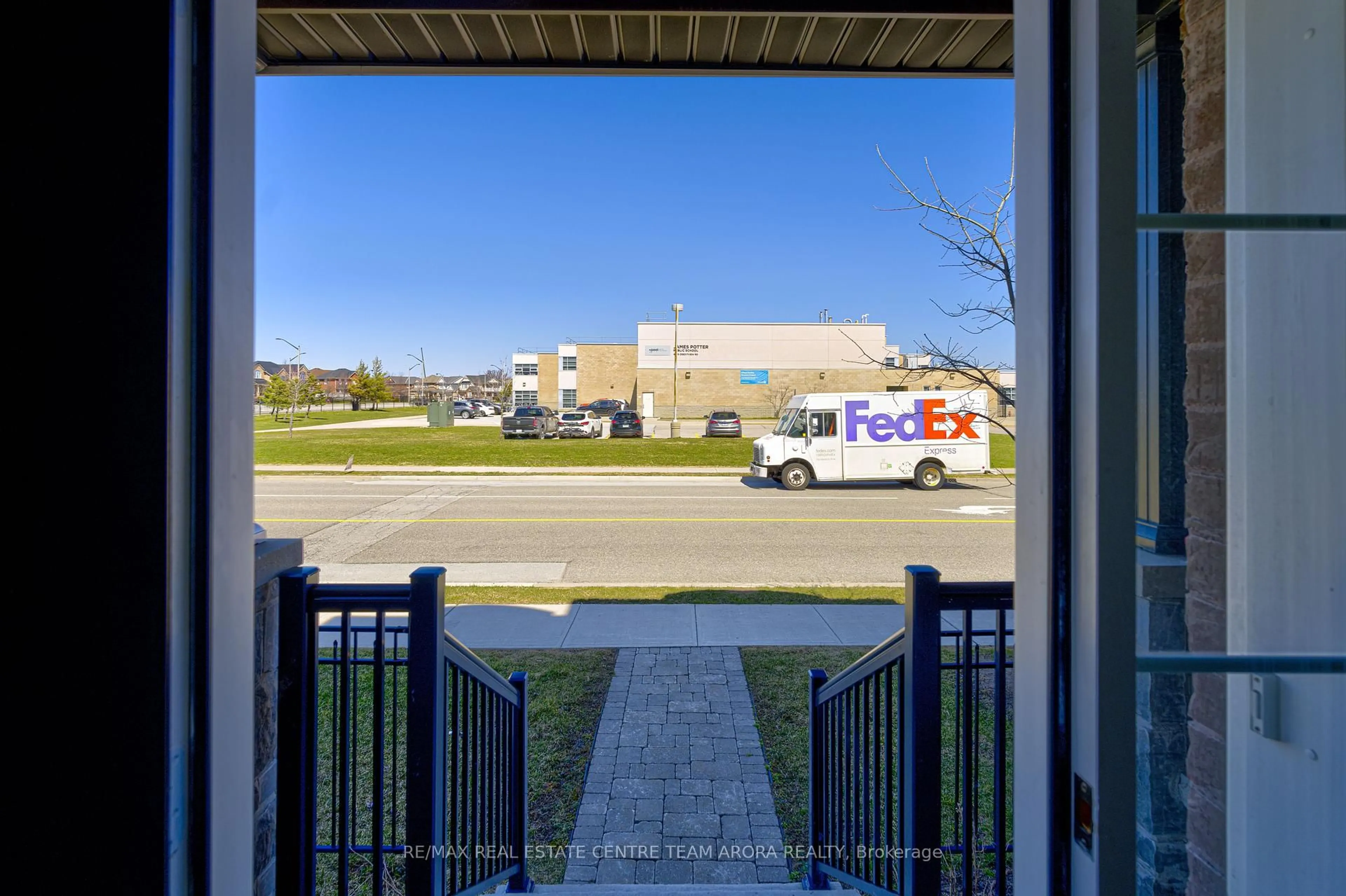 A pic from outside/outdoor area/front of a property/back of a property/a pic from drone, street for 19 Gilford St, Brampton Ontario L6X 5R6