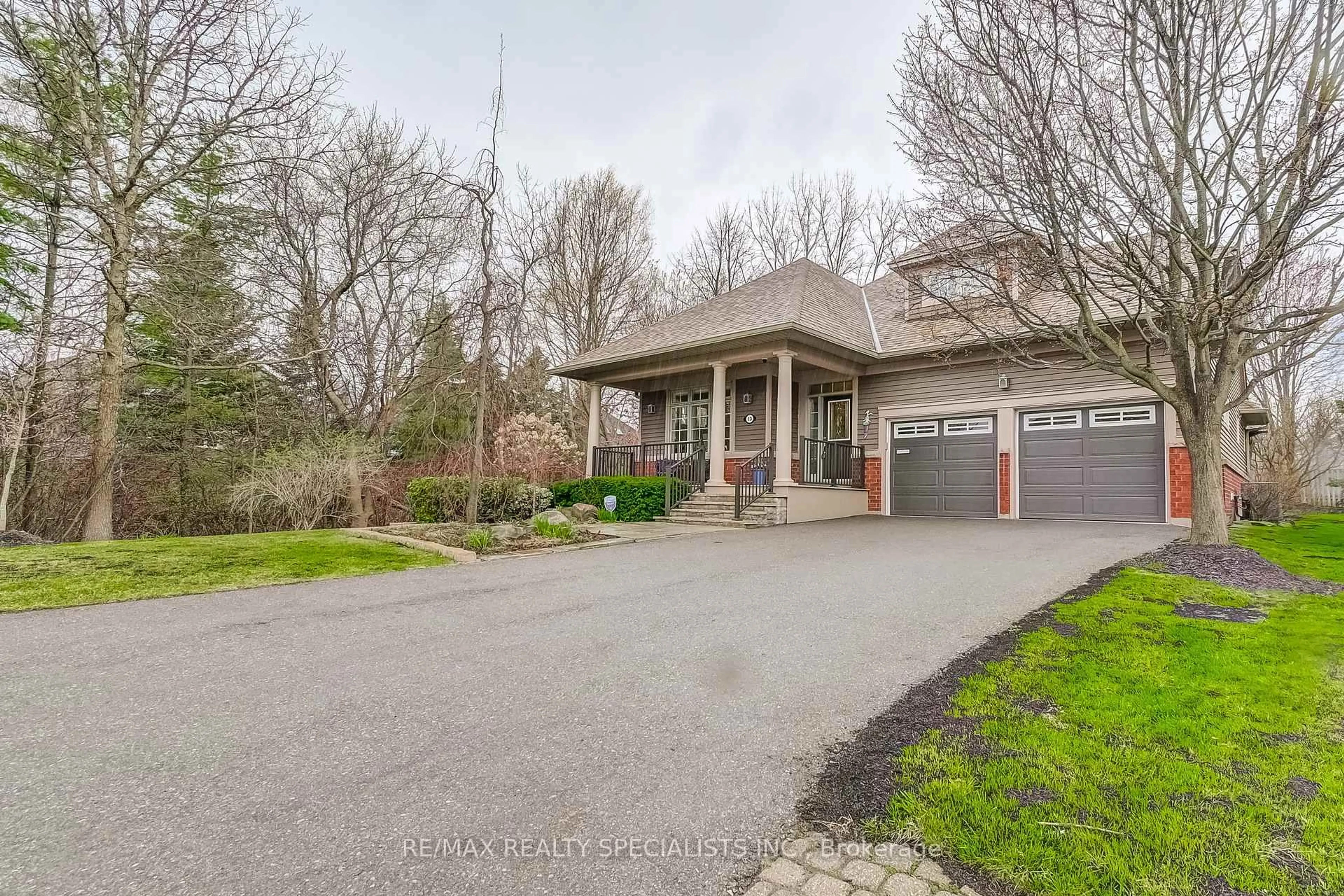 Unknown for 2130 Dickson Rd #13, Mississauga Ontario L5B 1M6